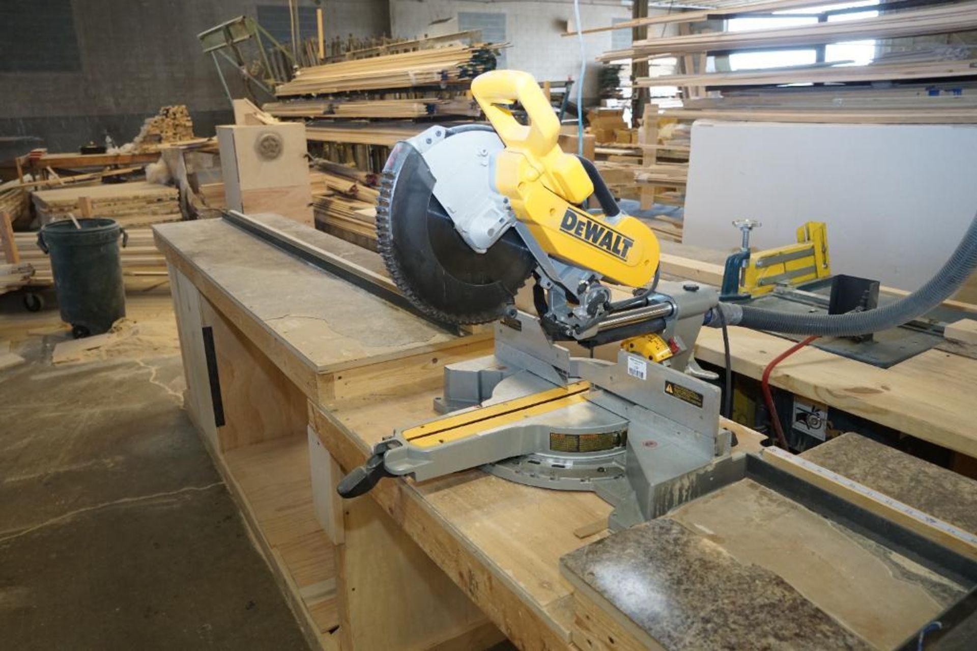 DeWalt 12 in. Double Bevel Sliding Compound Miter Saw