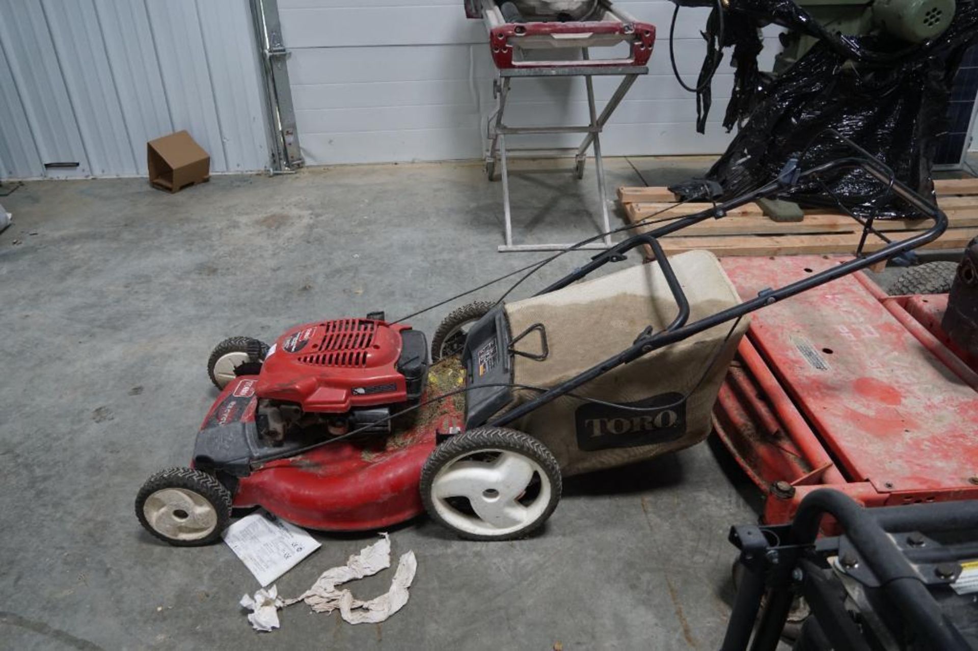 22" Toro Self Propelled Lawn Motor - Image 2 of 5