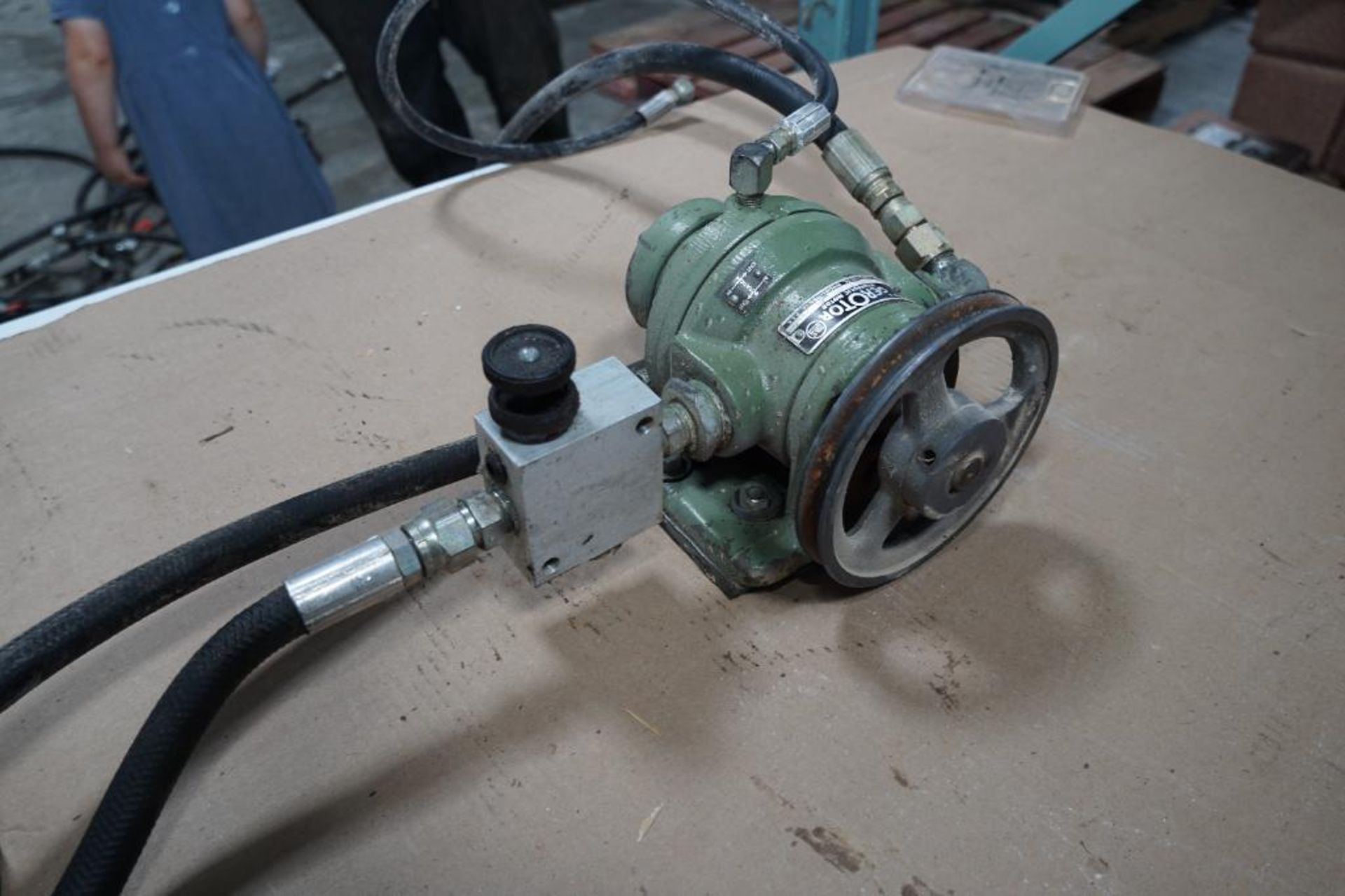 Geroter Hydraulic Motor - Image 2 of 3