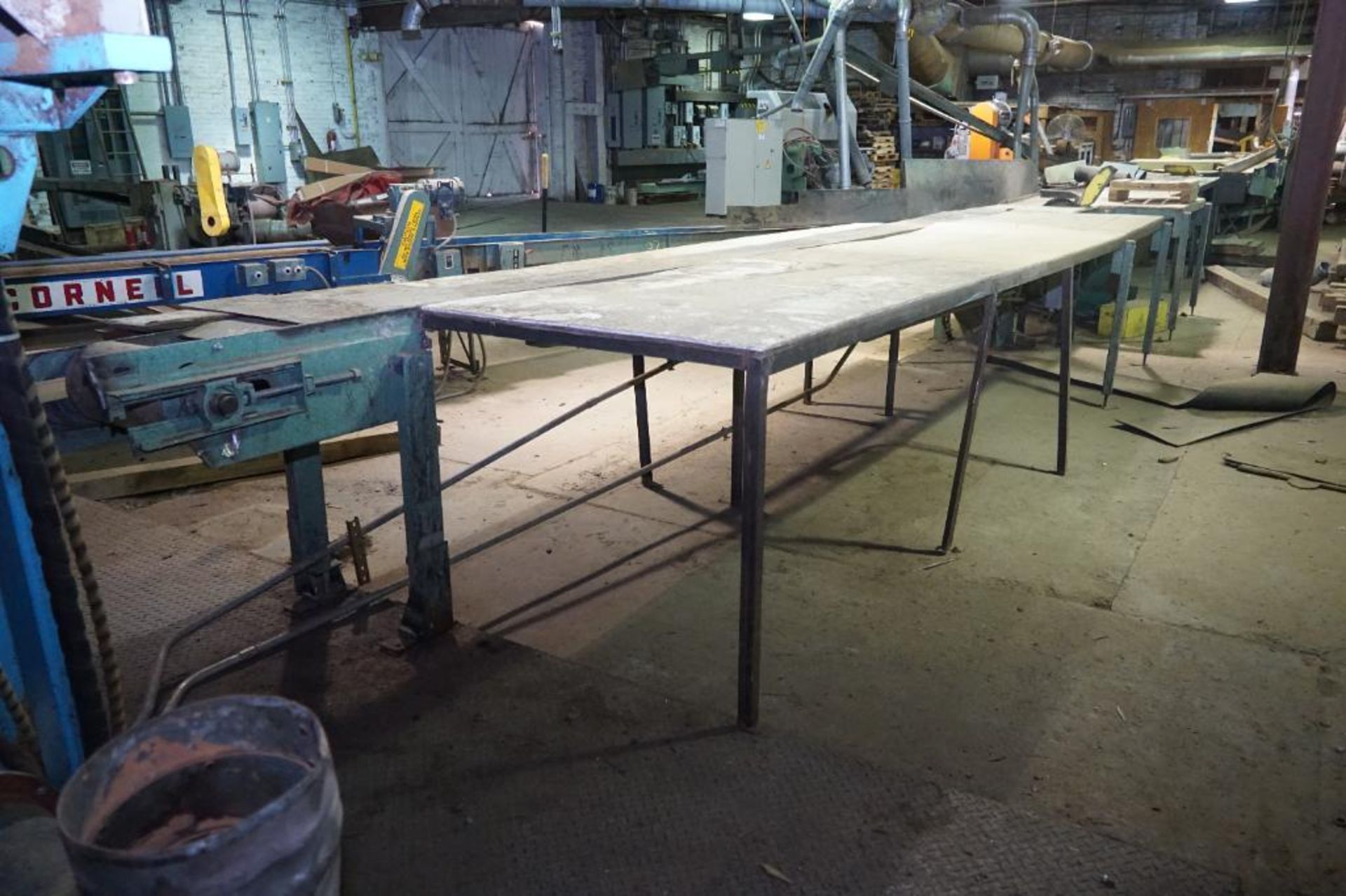 Belt Conveyor with 4 Cutoff Saws