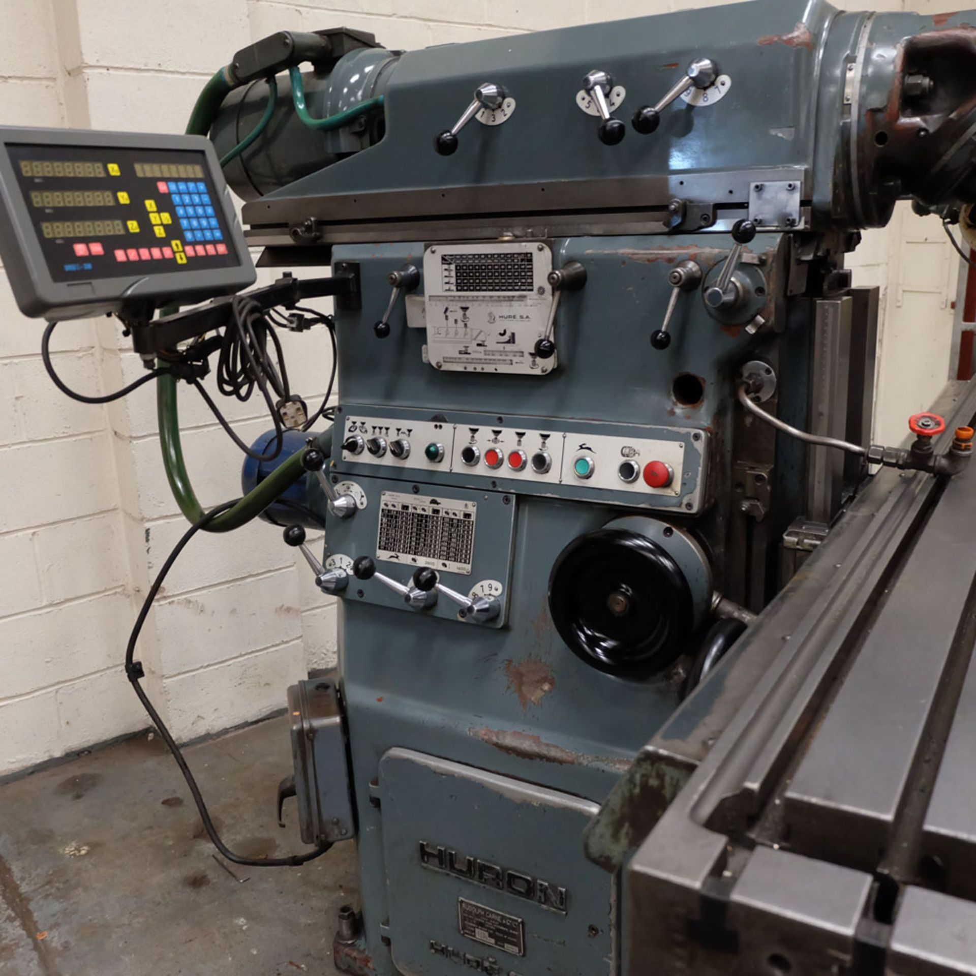 Huron MU6 Toolroom Universal Milling Machine. Table Size: 2000mm x 460mm. Taper: 50 ISO. 3 Axis DRO. - Image 4 of 6