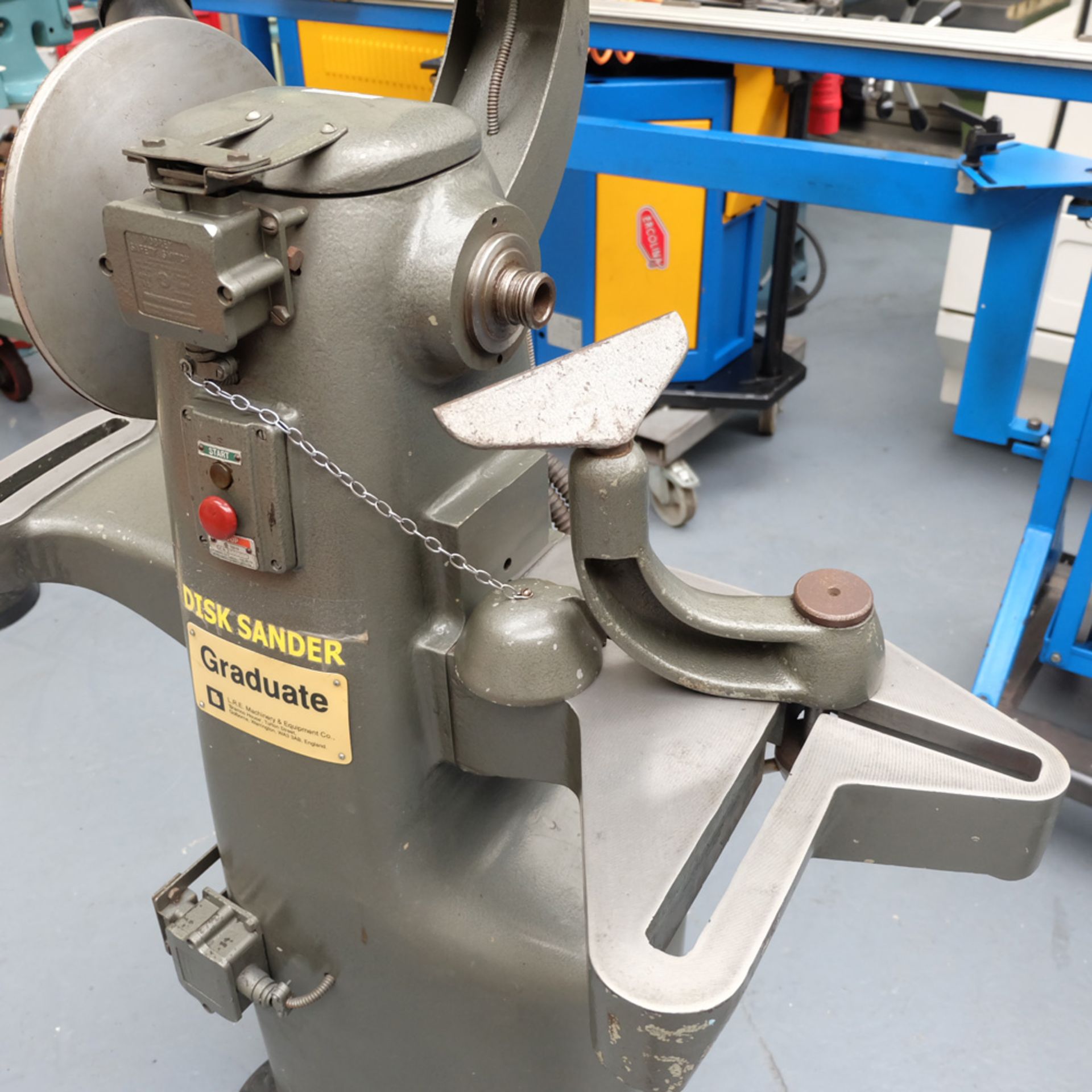 L.R.E Graduate Short Bed wood Lathe. Centre Height 250mm. Between Centres 400mm. - Image 6 of 8