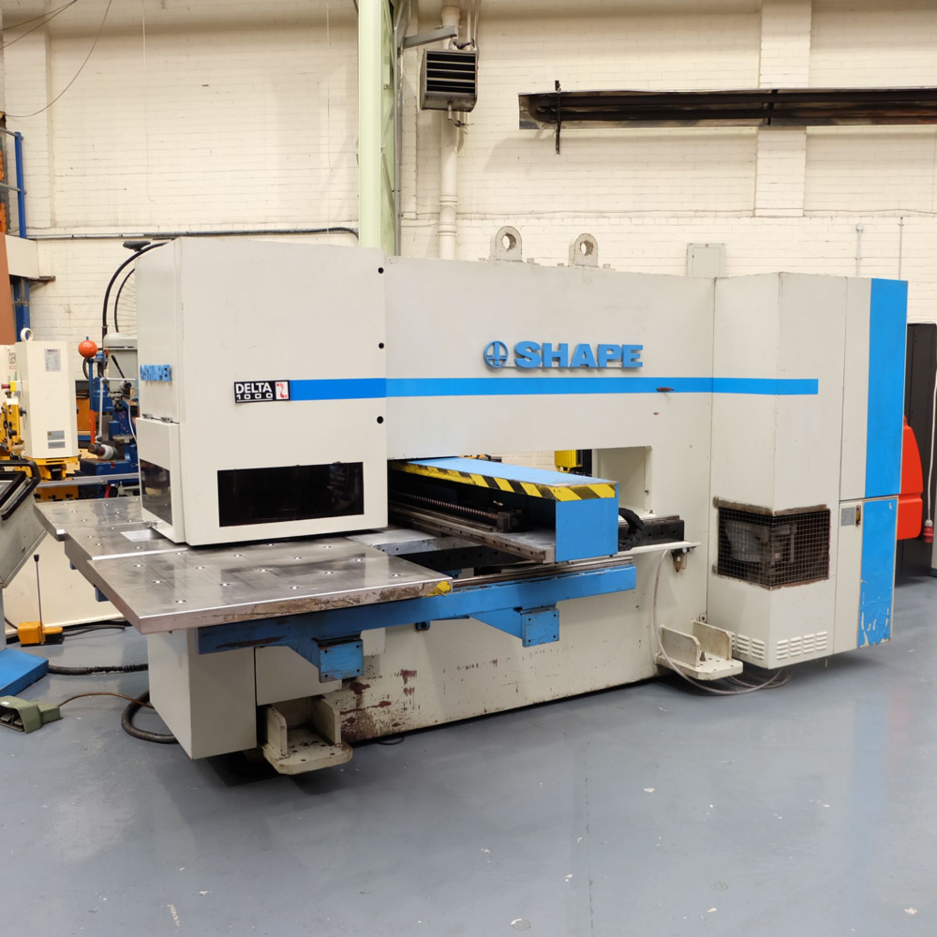 LVD SHAPE Model Delta 1000 Thick CNC Punching Machine.With Fanuc MNC 4000 Control.Capacity: 20 Tons. - Image 4 of 19