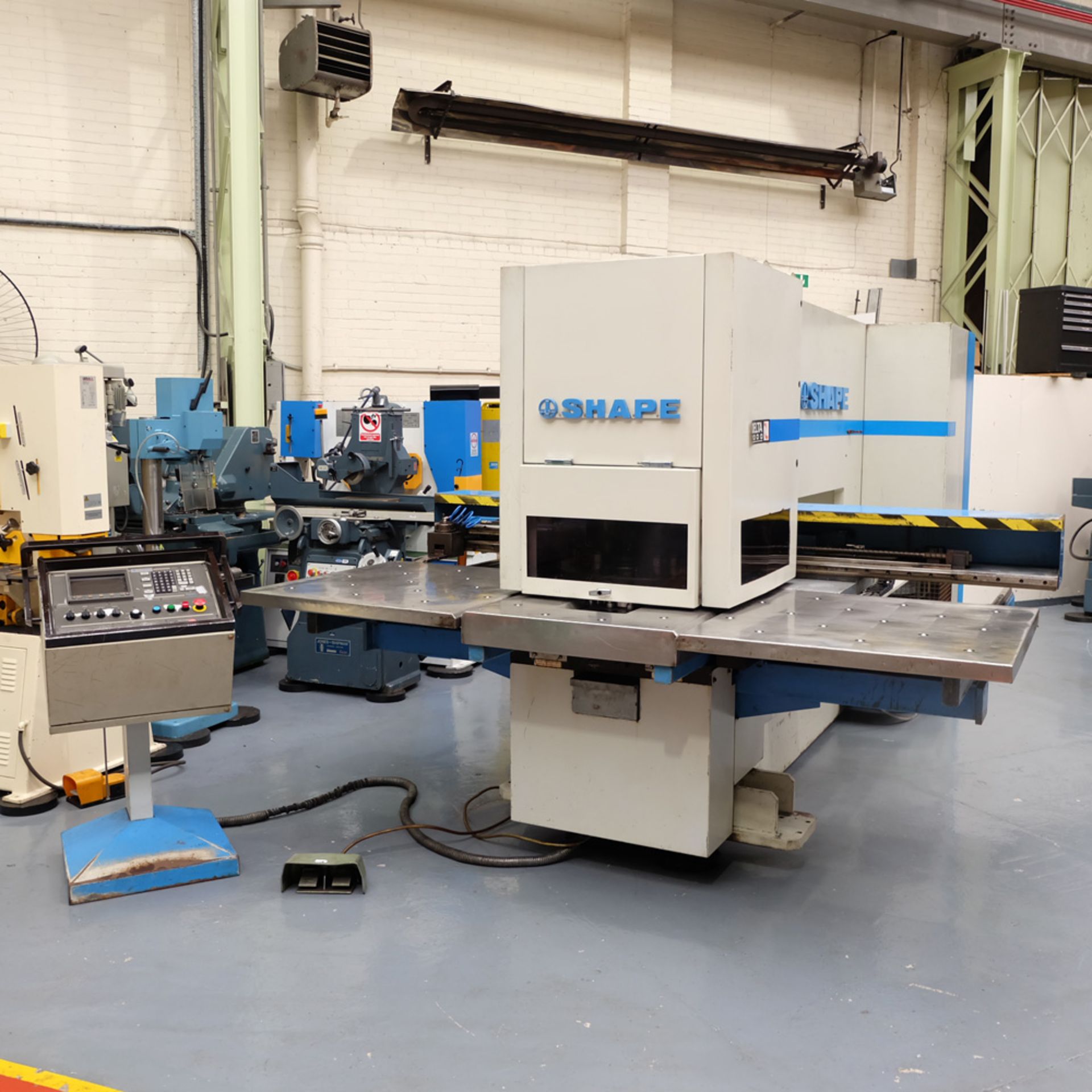 LVD SHAPE Model Delta 1000 Thick CNC Punching Machine.With Fanuc MNC 4000 Control.Capacity: 20 Tons. - Image 3 of 19