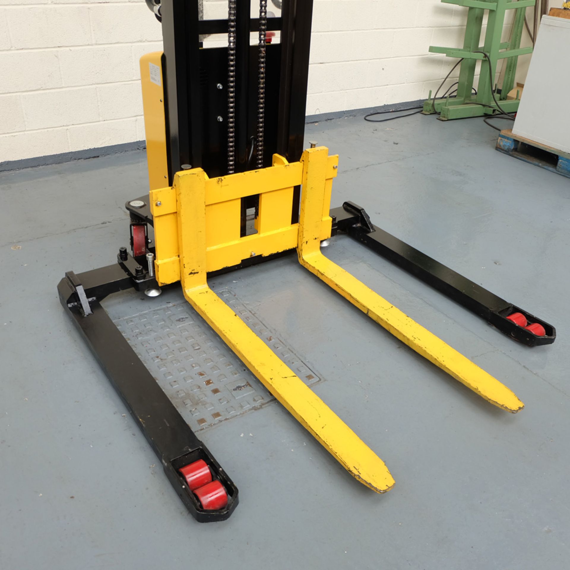 PTW Type Spmiow Pedestrian Hydraulic Pallet Lift Truck With ADJ Outriggers. - Image 2 of 12