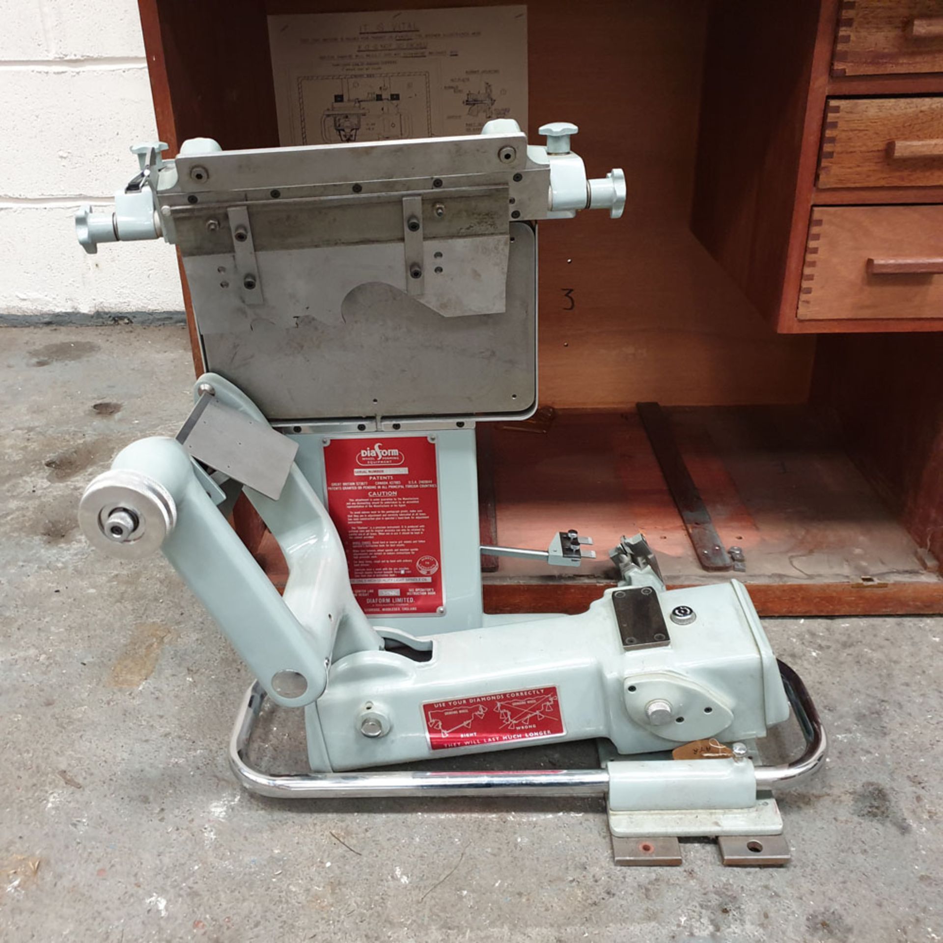 Diaform Grinding Wheel Dressing Attachment with Box. - Image 2 of 10