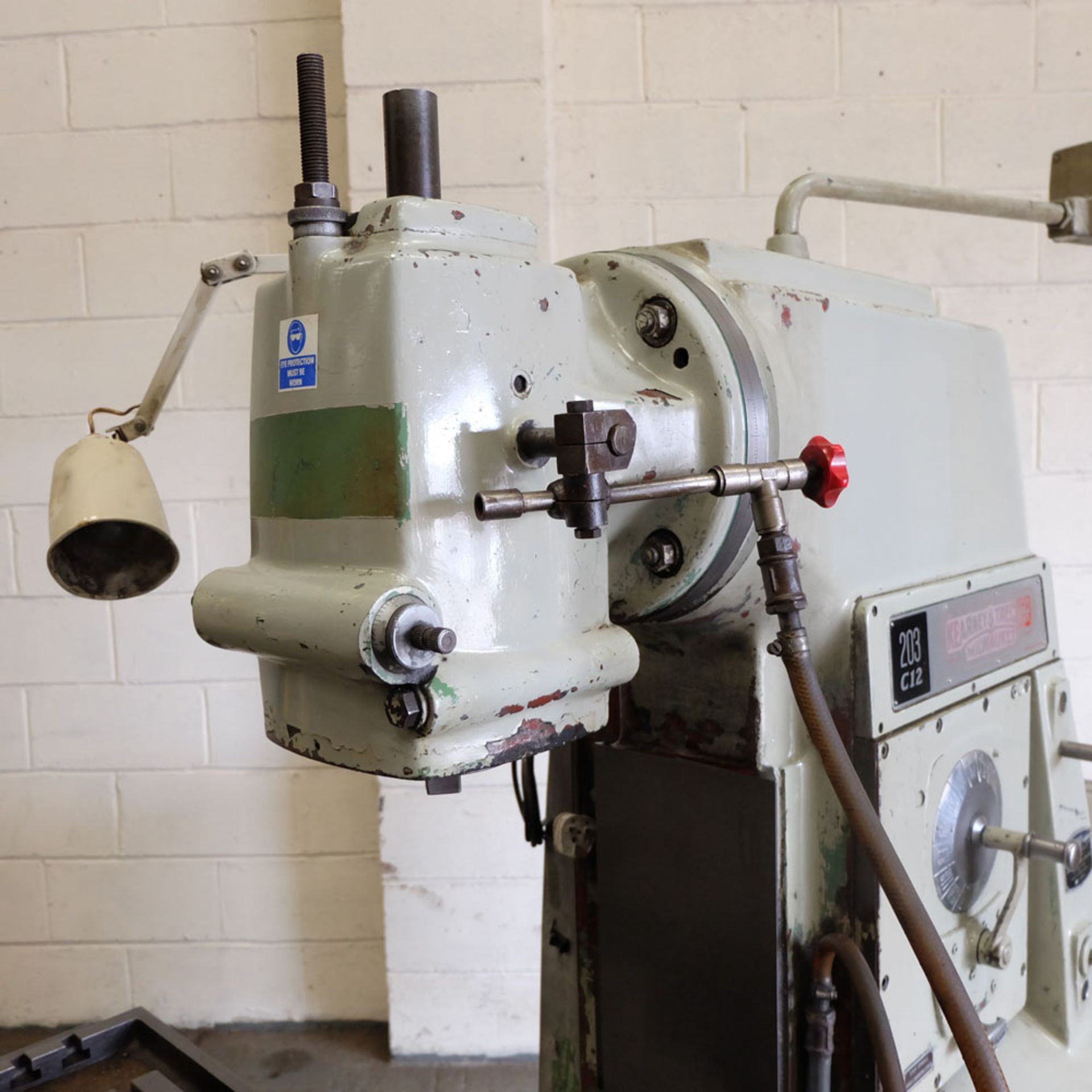 Kearney & Trecker Milwaukee 203-C12 Vertical Milling Machine with Swivel Head. - Image 3 of 7