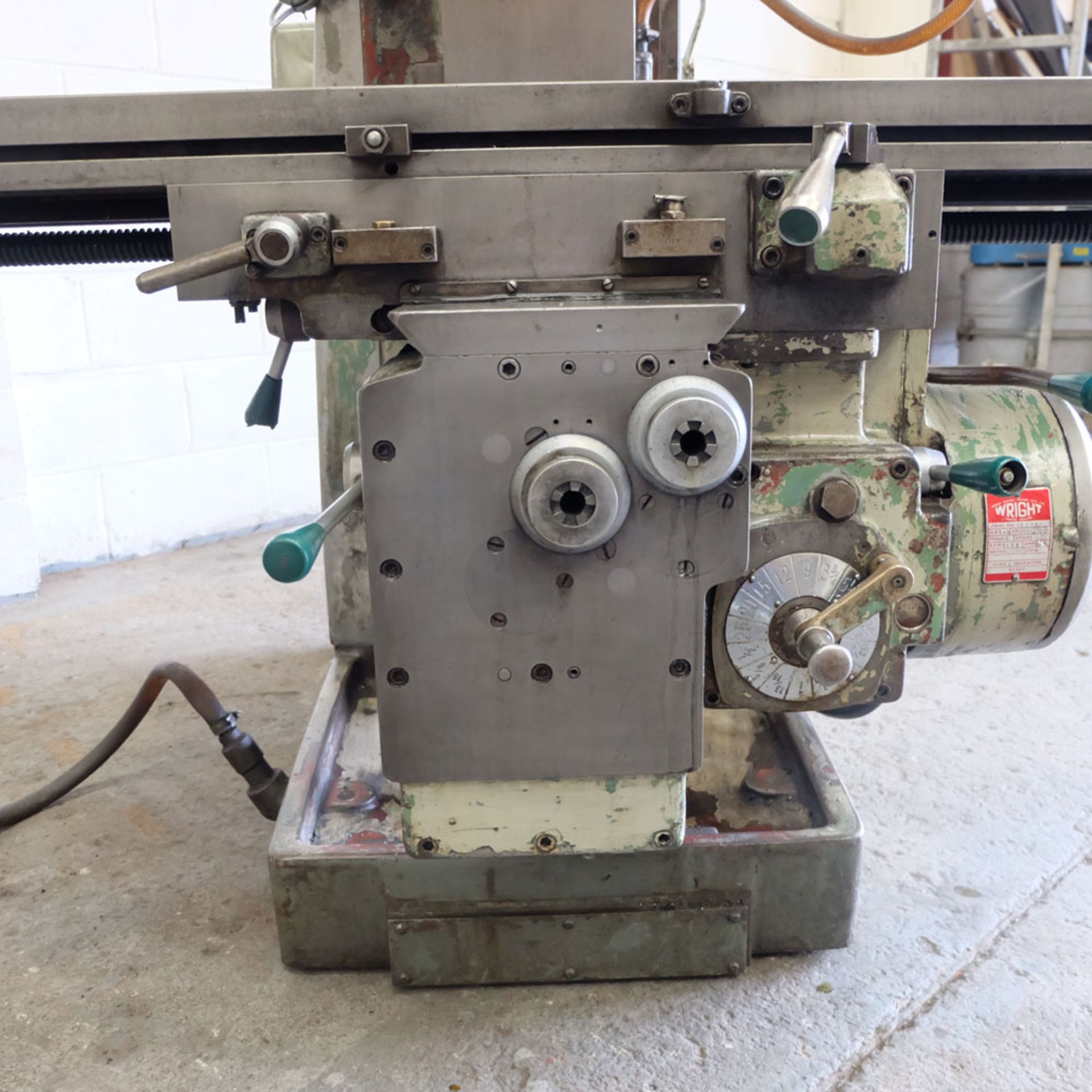 Kearney & Trecker Milwaukee 203-C12 Vertical Milling Machine with Swivel Head. - Image 4 of 7