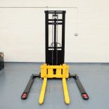 PTW Type Spmiow Pedestrian Hydraulic Pallet Lift Truck With ADJ Outriggers.