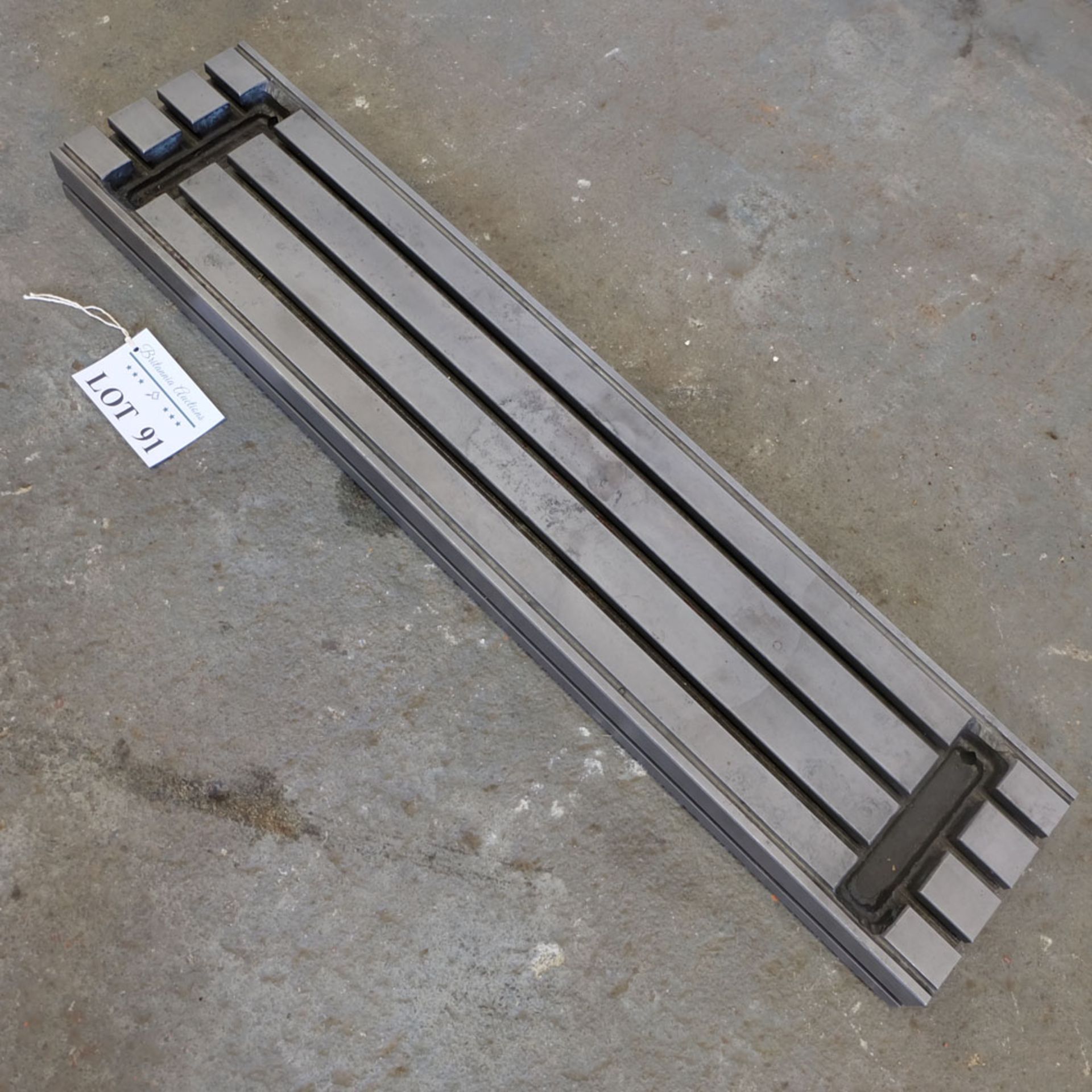 TEE Slotted Table Approx 1100mm x 240mm x 90mm High. - Image 3 of 4