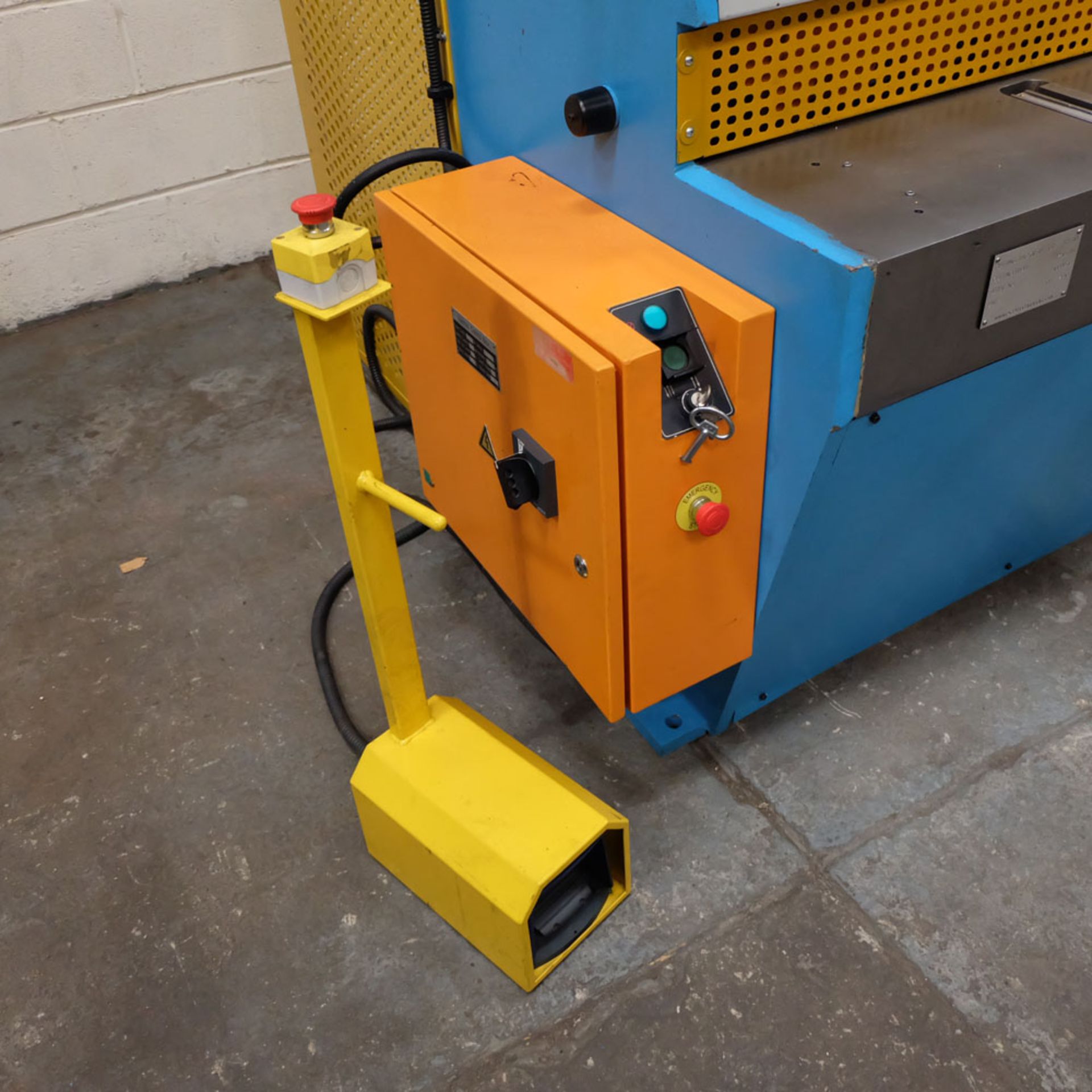 Excel Model Q11D Power Guillotine. Capacity3.5mm x 1250mm. - Image 4 of 8