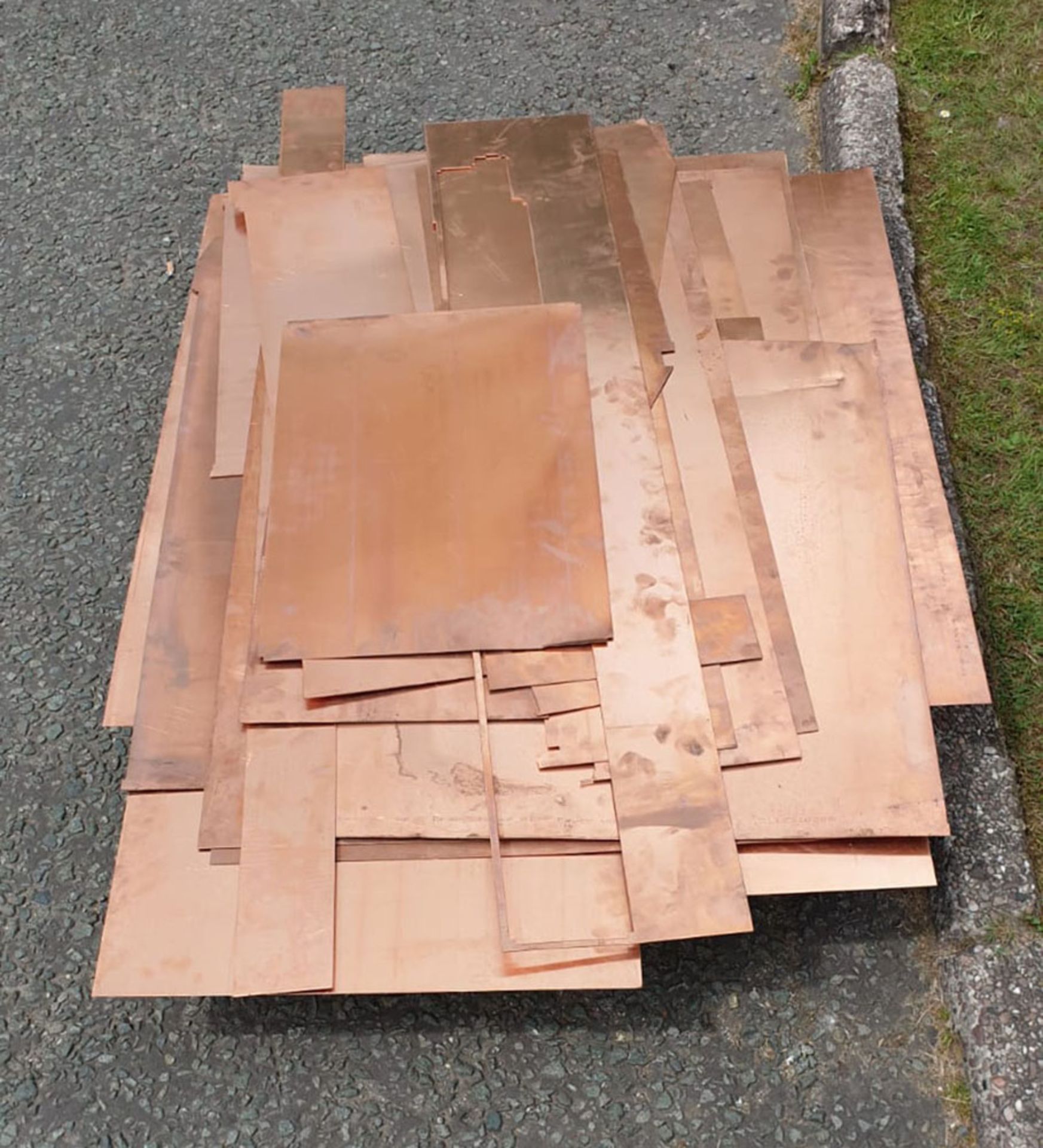 Quantity of Copper Sheet. Various Sizes and Thicknesses. Total weight 120KG Including Pallet. - Image 2 of 4