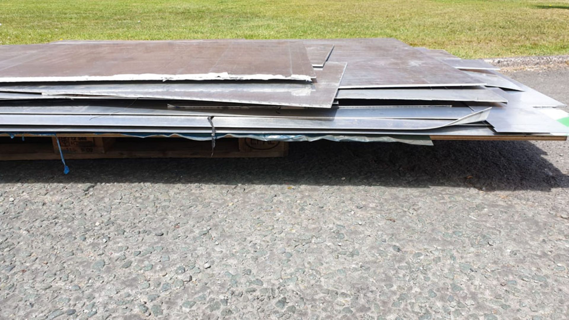 Quantity of Aluminium Sheet. Various Sizes and Thicknesses. - Image 2 of 6