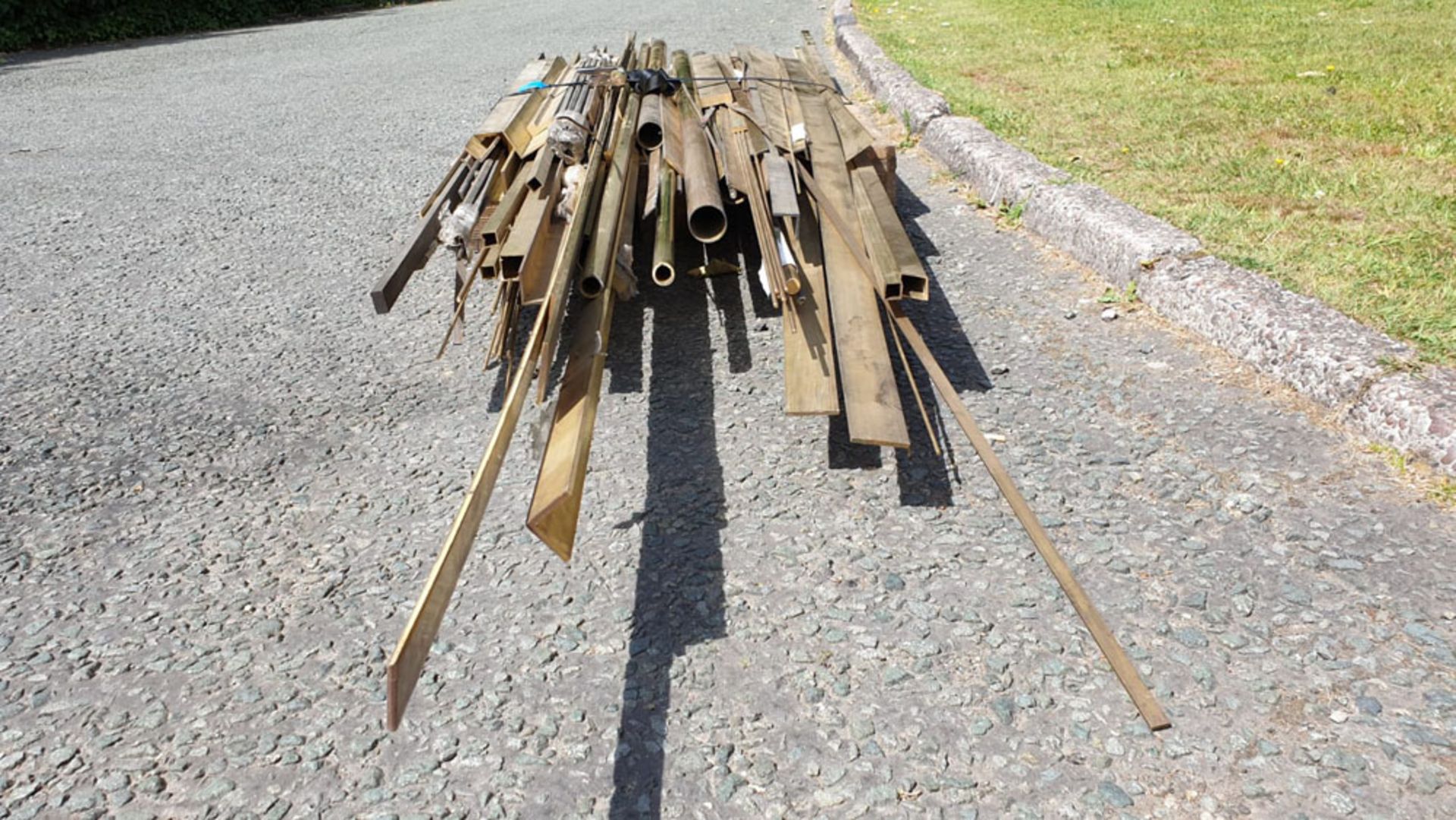 Quantity of Brass Lengths. Includes Box Section, Tube, Various Round and Flat Bar, Angle, Etc. - Image 3 of 9