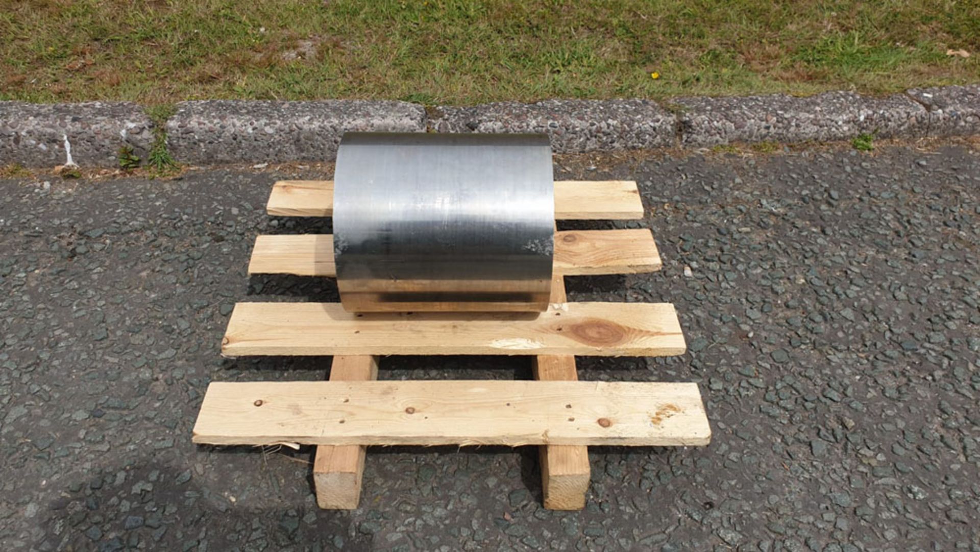 316 Stainless Steel Billet. 8 1/2" Diameter (215.9mm). Approx Weight 70kg. - Image 5 of 11