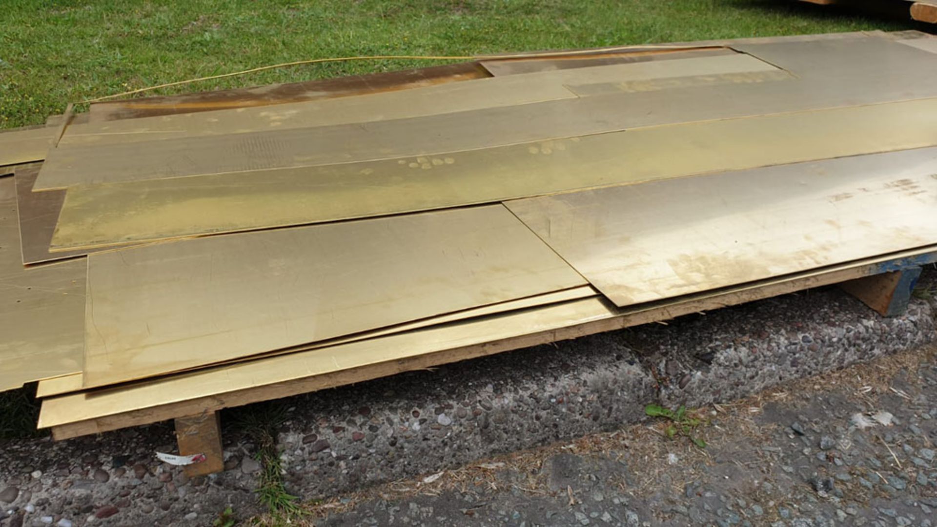 Quantity of Brass Sheet. Approx 18 Sheets of Various Sizes. 1.2mm Thickness. - Image 4 of 6