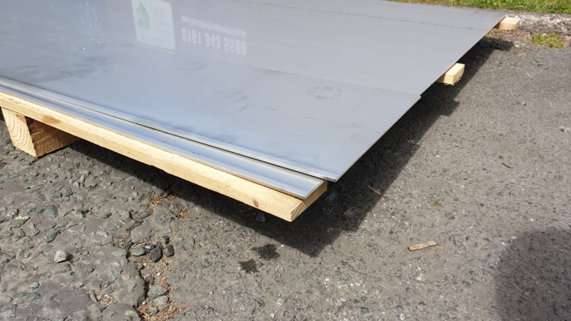 Stainless Steel Sheets. Type 304L. 1 x 2000mm x 1000mm x 4mm Thickness. 1 x 2000mm x 260mm x 4mm. - Image 2 of 3