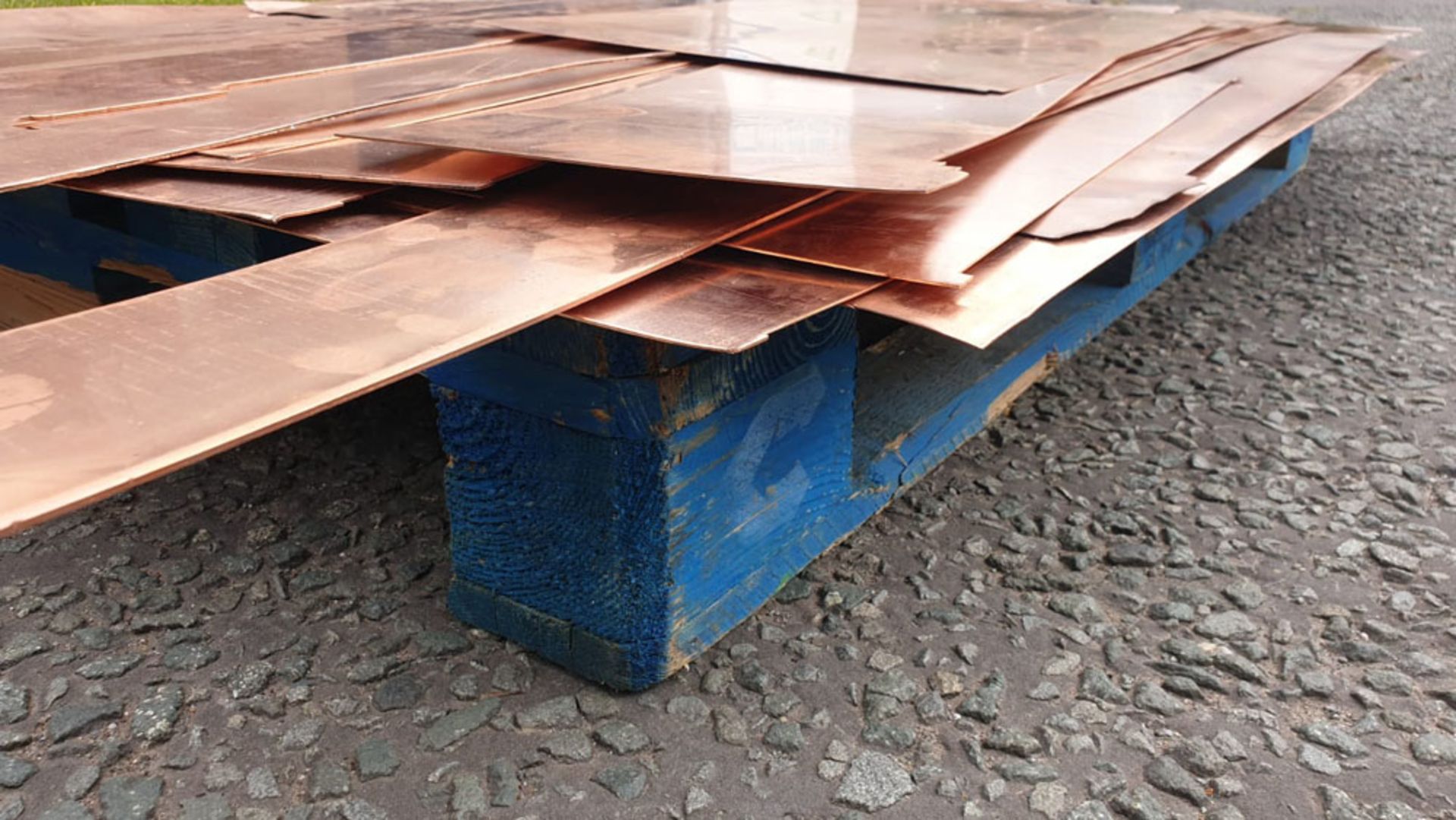 Quantity of Copper Sheet. Various Sizes and Thicknesses. Total weight 120KG Including Pallet. - Image 4 of 4