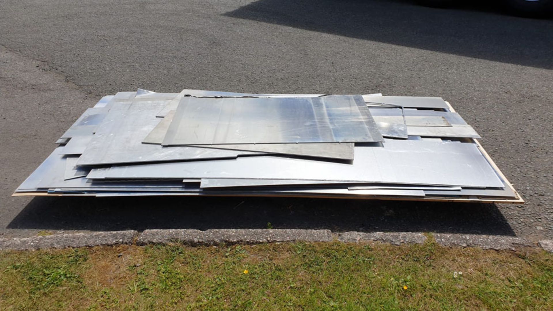 Quantity of Aluminium Sheet. Various Sizes and Thicknesses. - Image 5 of 6