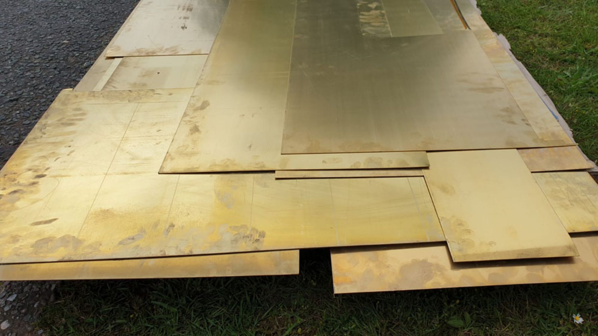 Quantity of Brass Sheet. Approx 18 Sheets of Various Sizes. 1.2mm Thickness. - Image 2 of 6