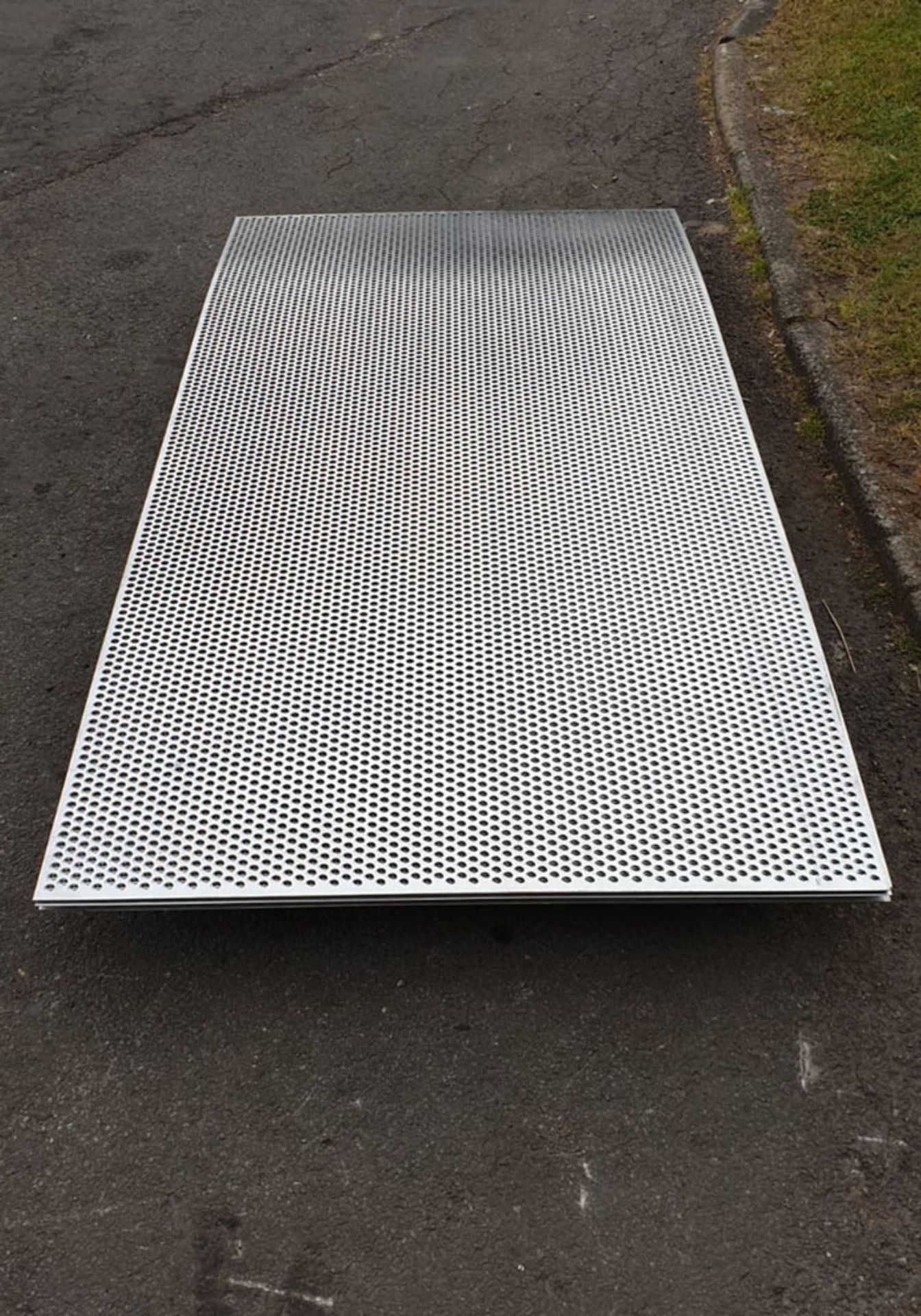 6 x Aluminium Mesh. Approx 2000mm x 1000mm x 1.5mm Thickness. 12mm Holes. - Image 3 of 4