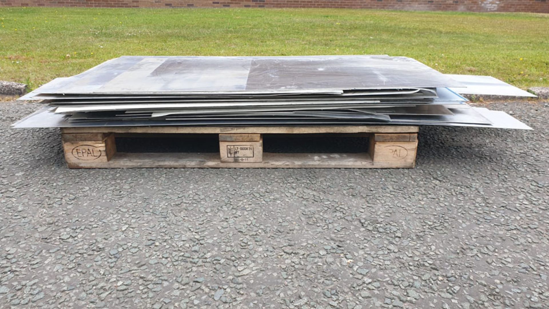 Quantity of Aluminium Sheet. Various Sizes and Thicknesses. - Image 2 of 8