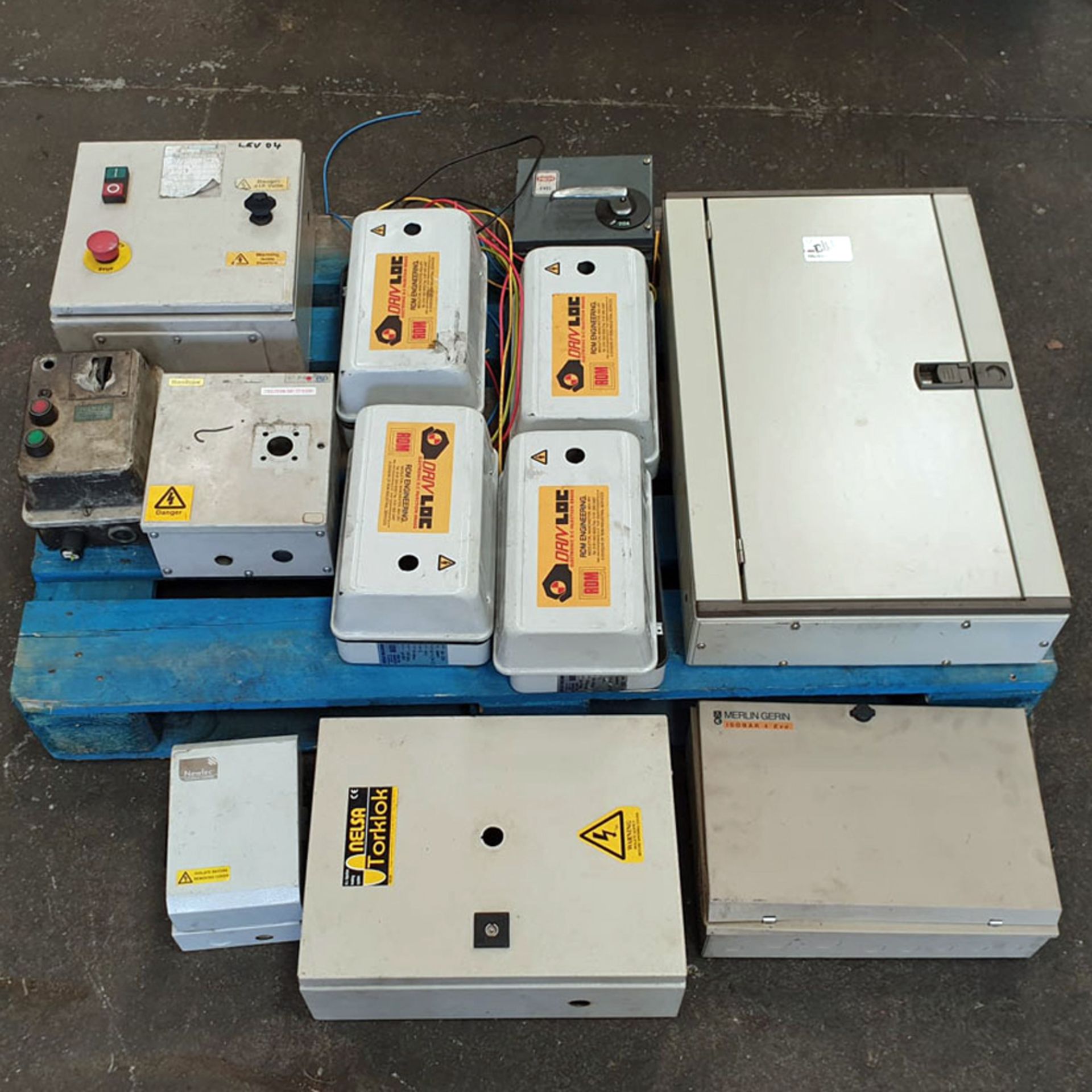 Selection of Various Electrical Cabinets as Lotted. - Image 2 of 9