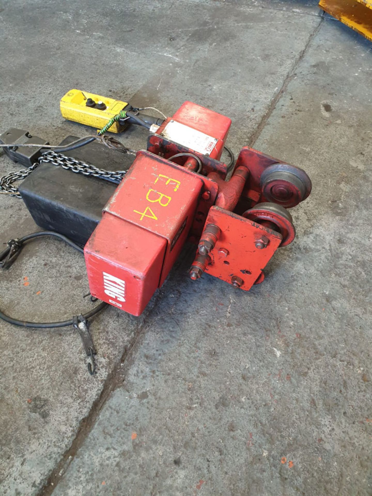 King Model 250-2 Swing Job Lifting Hoist. Floor To Hook 2000mm Aprox. Max Capacity 250Kg. - Image 10 of 11