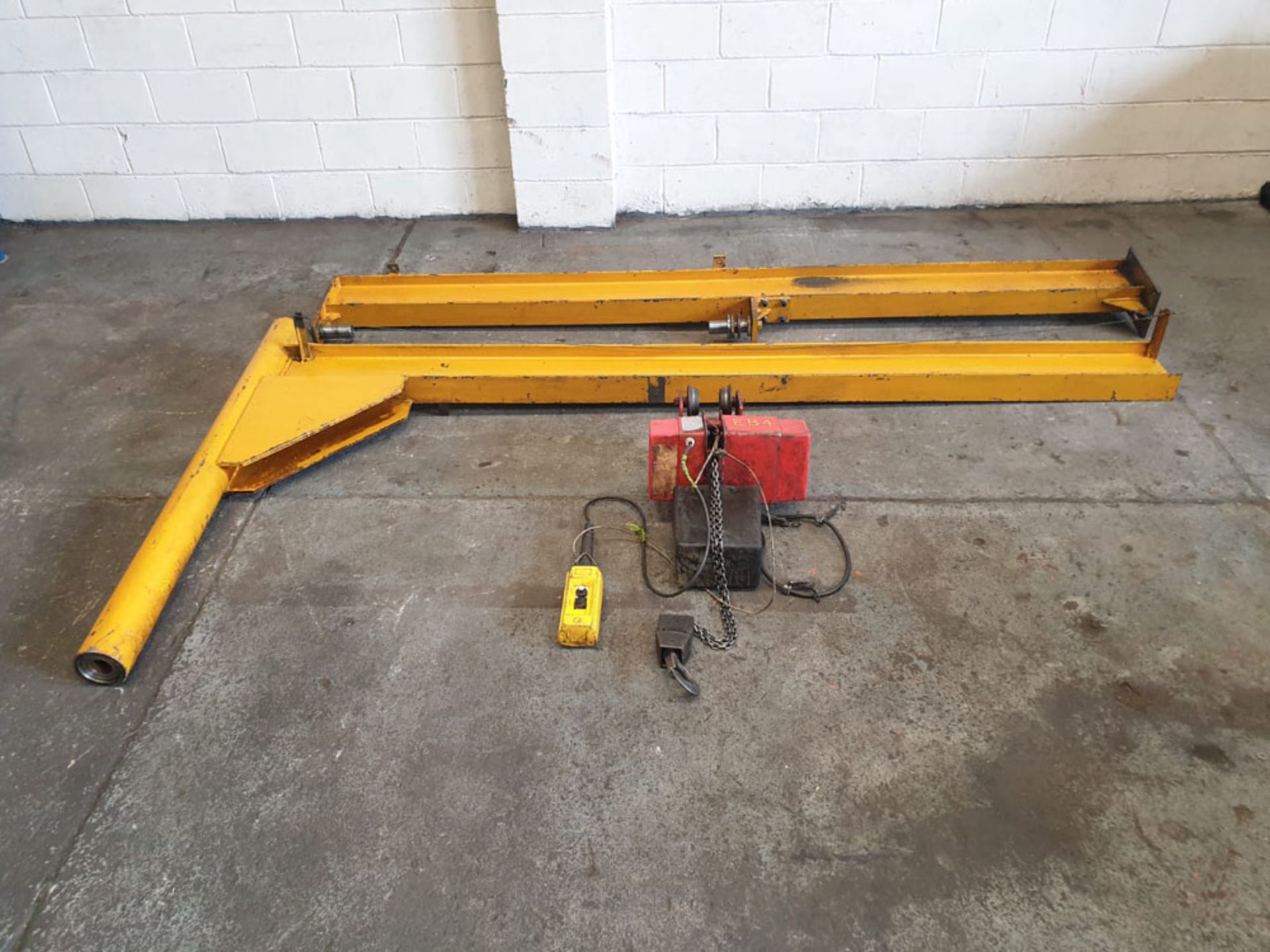 King Model 250-2 Swing Job Lifting Hoist. Floor To Hook 2000mm Aprox. Max Capacity 250Kg.