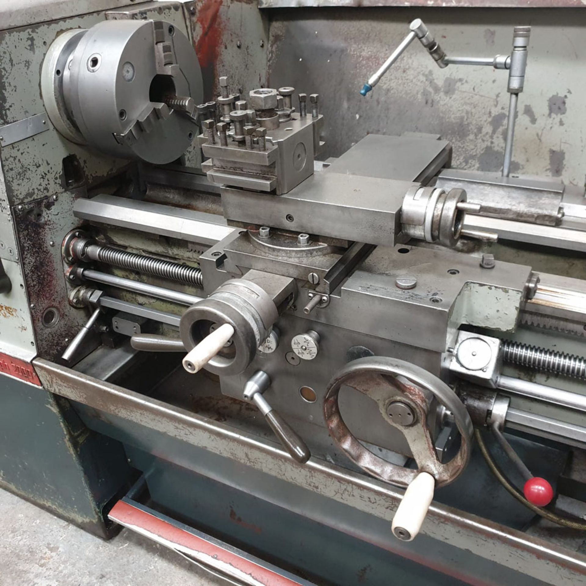 Colchester Triumph 2000 Gap Bed Centre Lathe. Swing Over Bed 15". Between Centres: 50". - Image 4 of 5