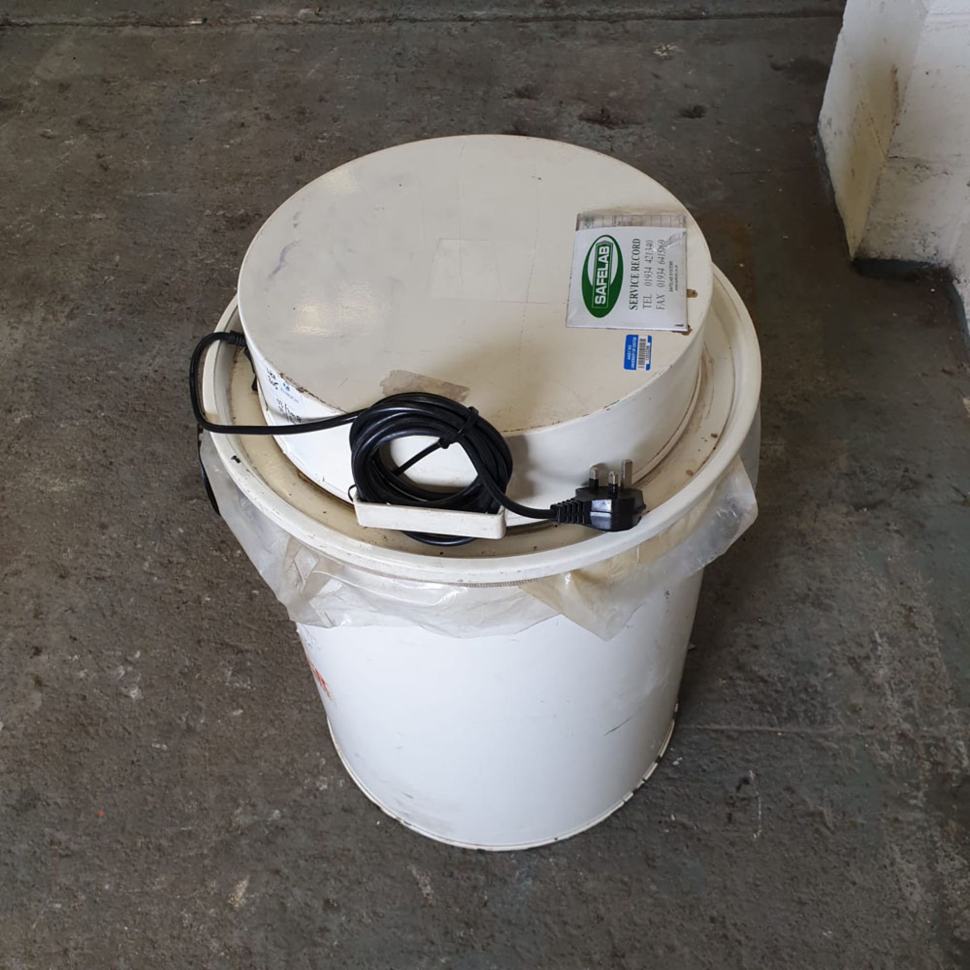 Axminster WV2 Dust Extractor. 240V. Max Power 2000W. - Image 2 of 5