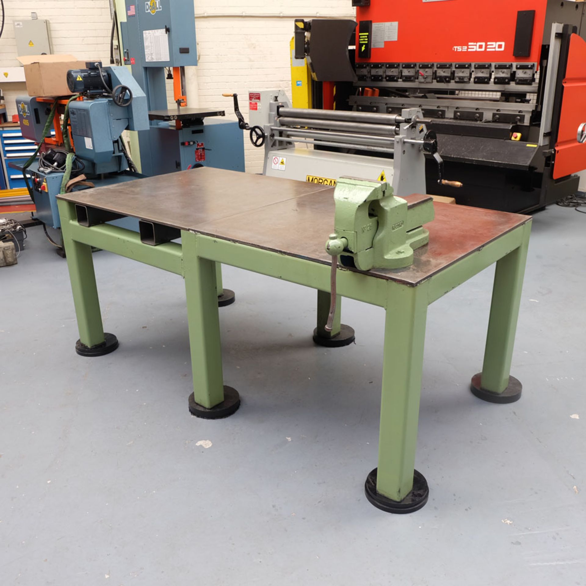 HeavyDuty Steel Work Bench With Record No.25 Bench Vice.Work Bench Size 2000mm x 1000mm x 830mm High - Image 2 of 4