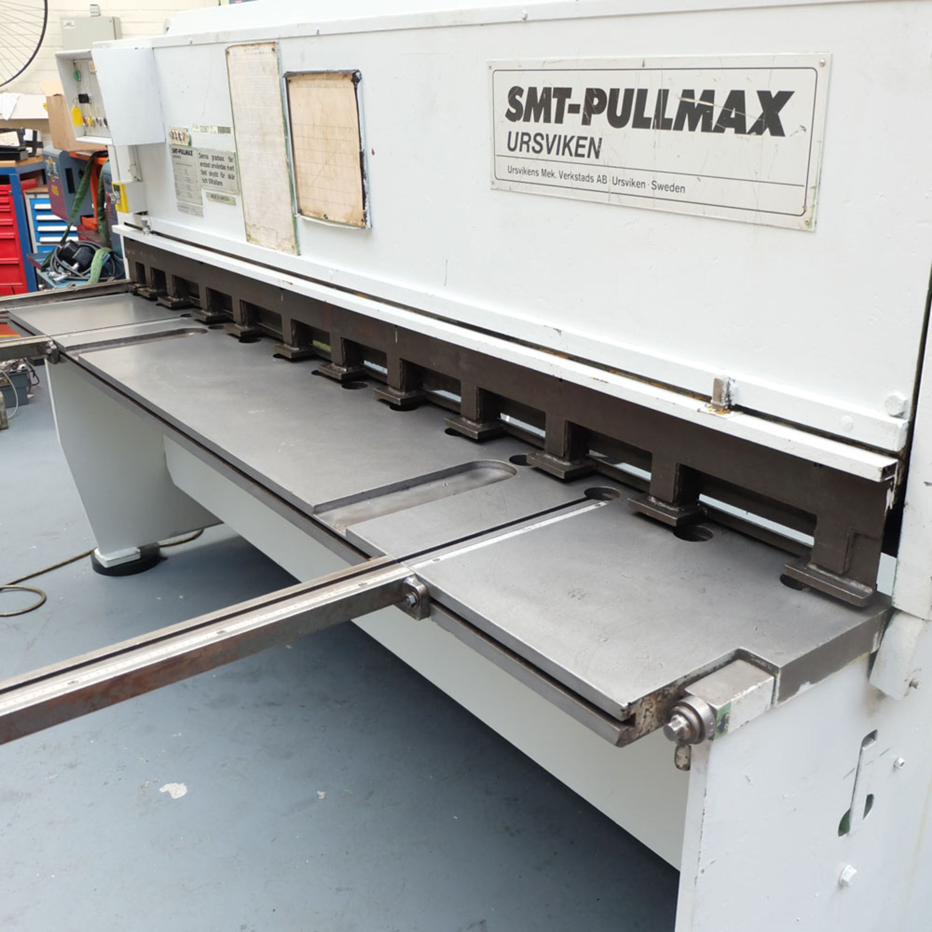 SMT - Pullmax Ursviken Type US 125 Hydraulic Power Guillotine. Capacity: 2500mm x 6mm. - Image 4 of 8