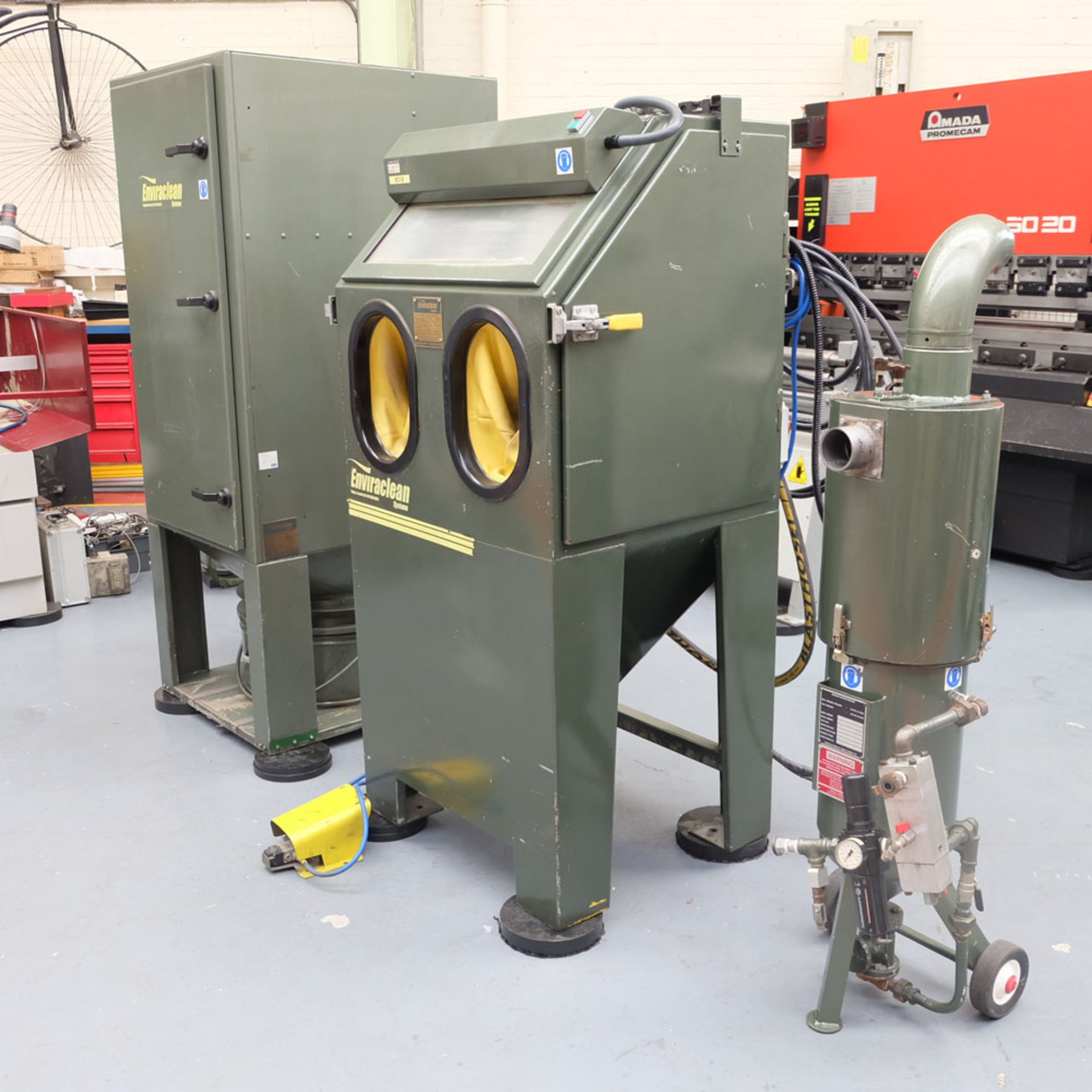 Hodge Clemco Enviraclean Type IND 800 Comp XL Pressure Blast Cabinet. - Image 2 of 10