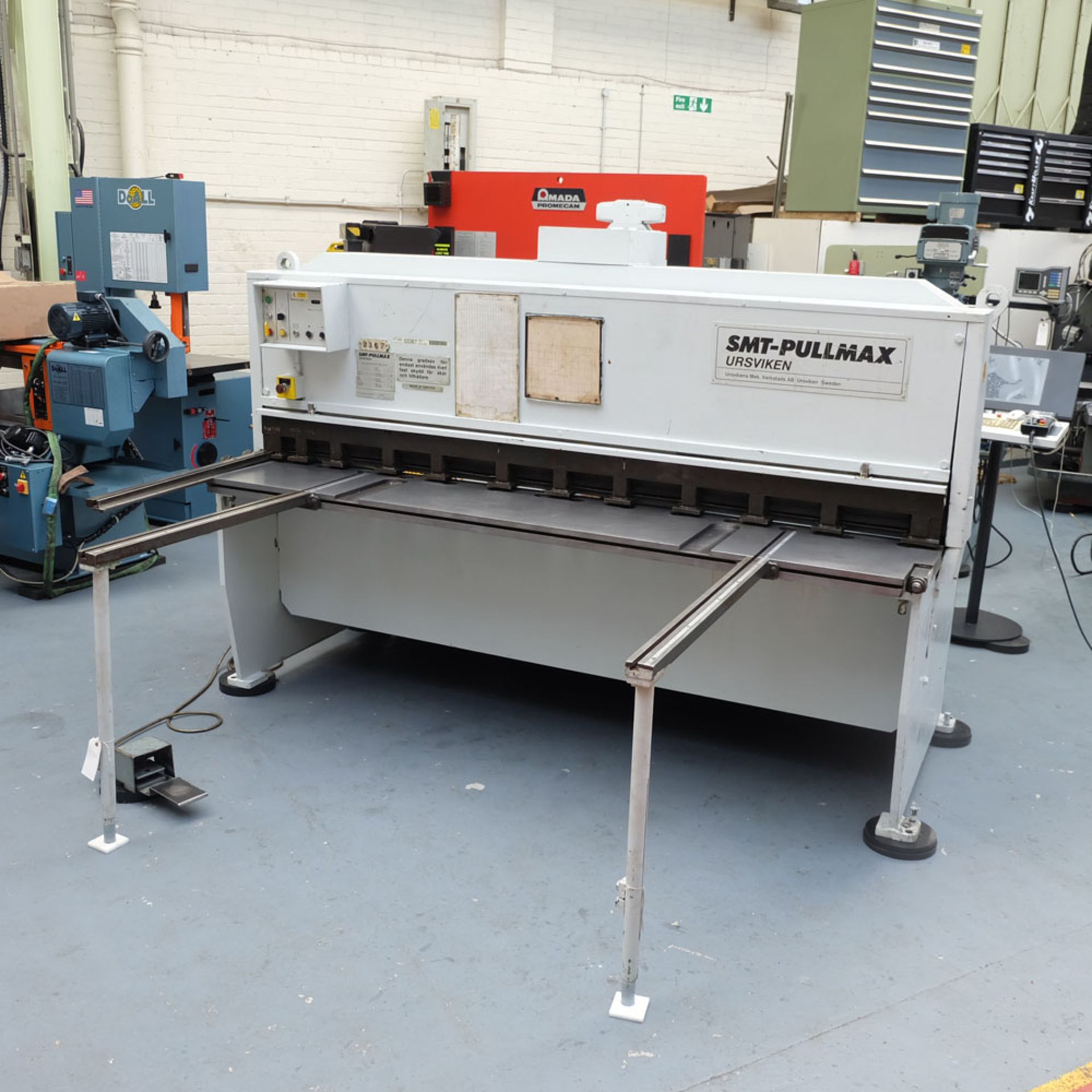 SMT - Pullmax Ursviken Type US 125 Hydraulic Power Guillotine. Capacity: 2500mm x 6mm. - Image 2 of 8