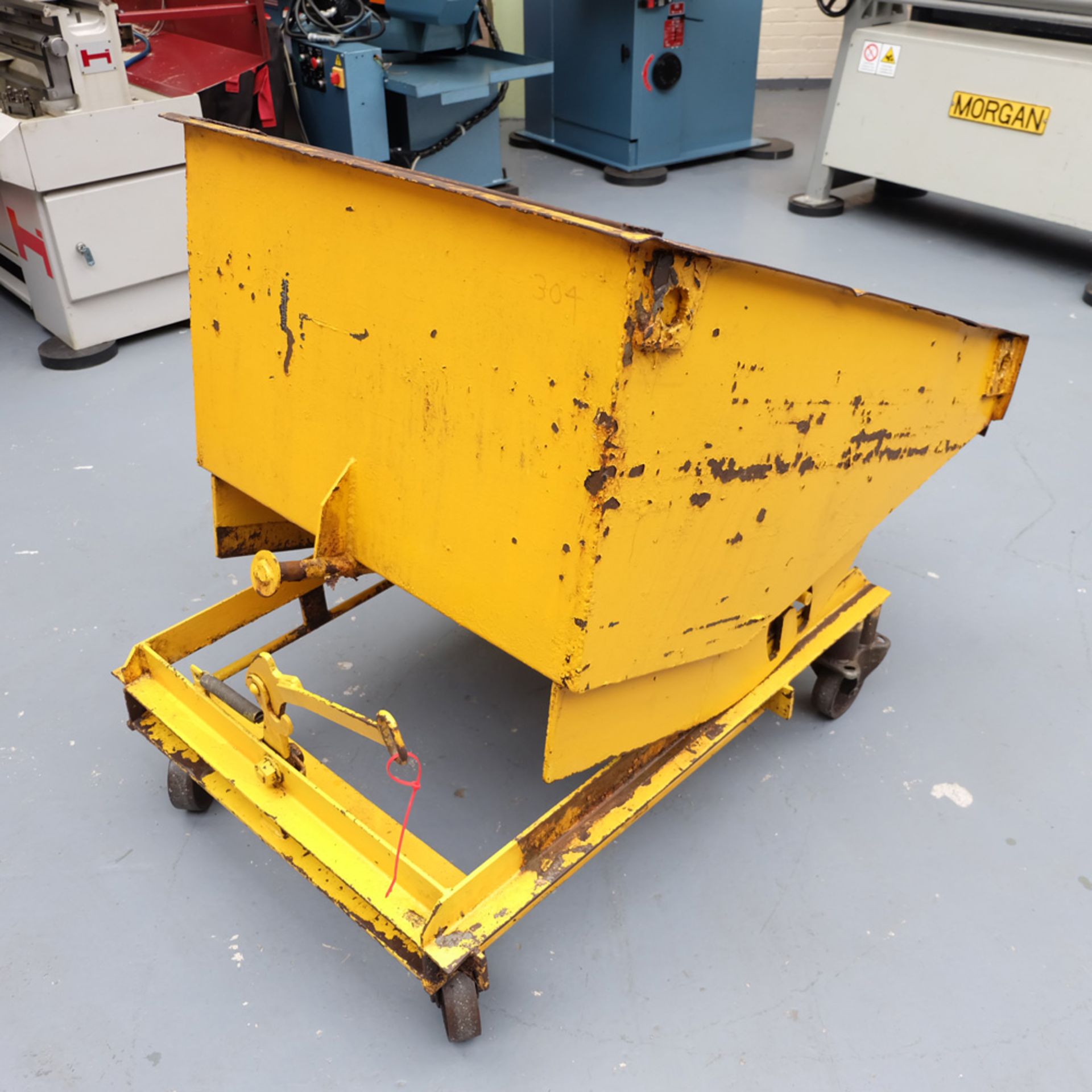 Mobile Tipper Skip. Internal Size: 44" x 31". Depth: 20". Distance From Floor To Lip: 28 1/2". - Image 5 of 5