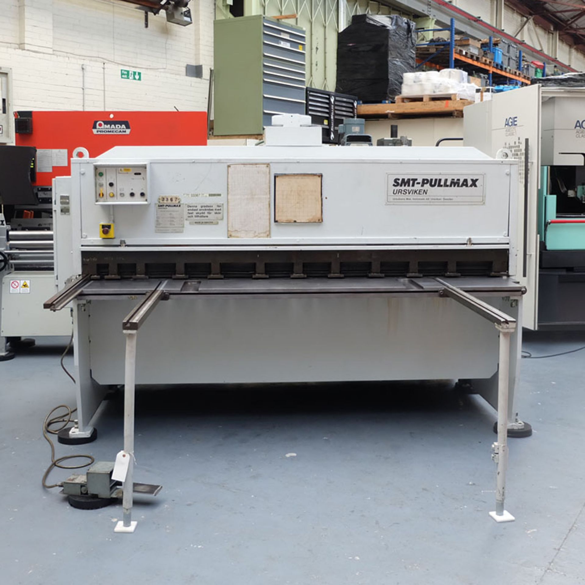 SMT - Pullmax Ursviken Type US 125 Hydraulic Power Guillotine. Capacity: 2500mm x 6mm.