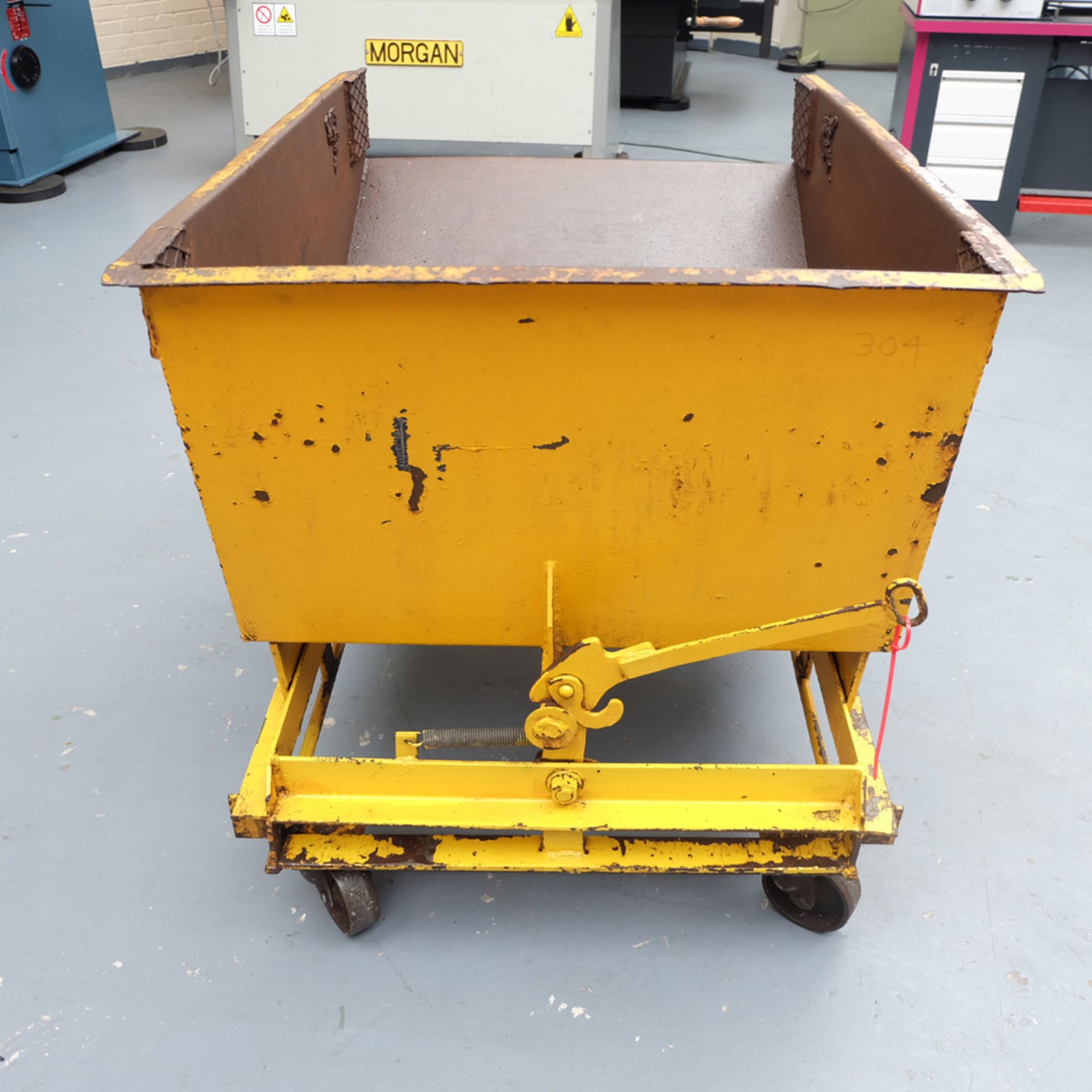 Mobile Tipper Skip. Internal Size: 44" x 31". Depth: 20". Distance From Floor To Lip: 28 1/2". - Image 4 of 5