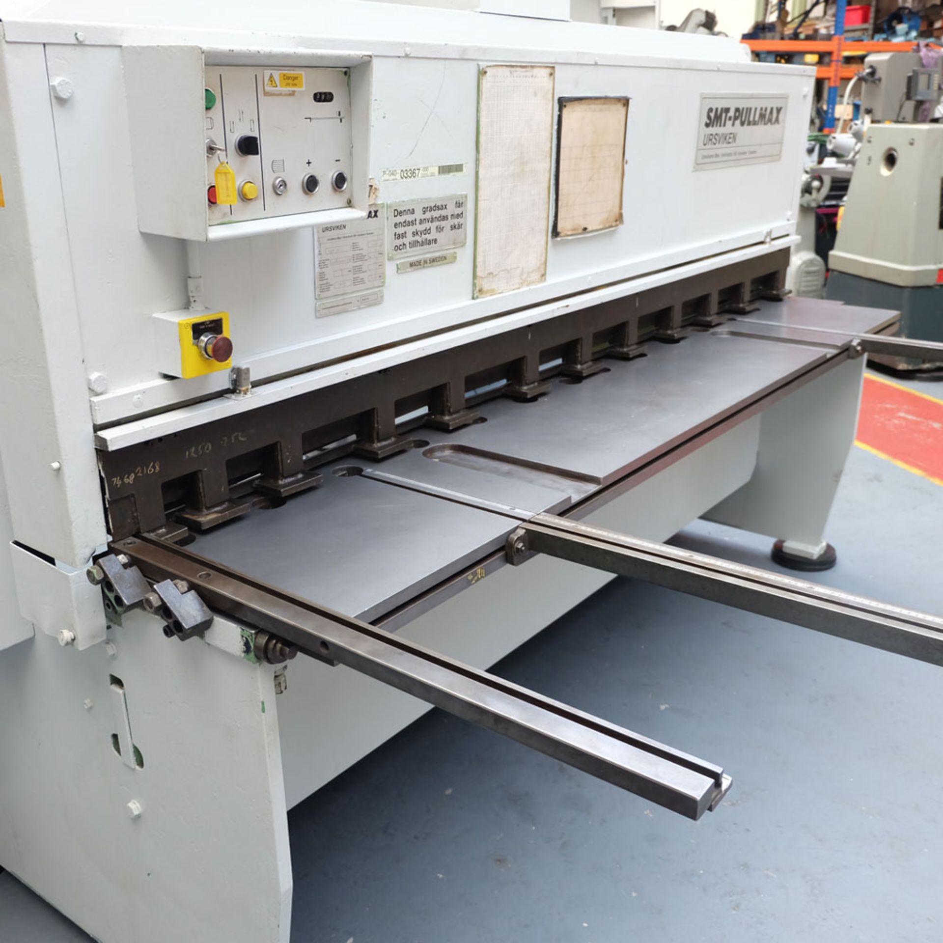 SMT - Pullmax Ursviken Type US 125 Hydraulic Power Guillotine. Capacity: 2500mm x 6mm. - Image 5 of 8