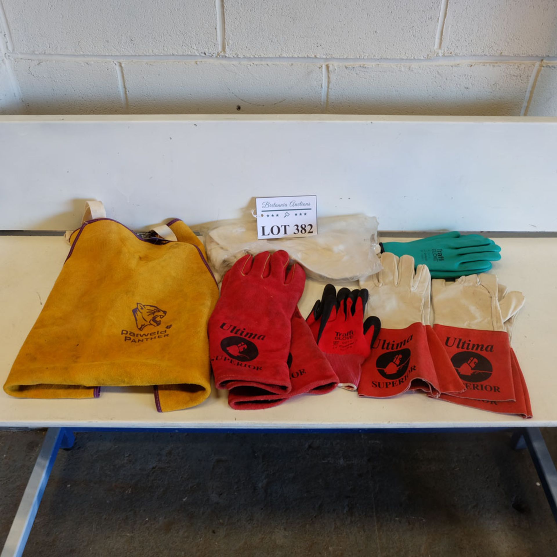 Selection of Welding Gloves.