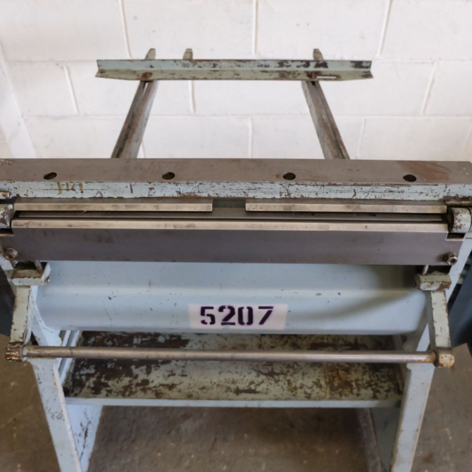 Edwards Model 25 S/B Manual Sheet Metal Folding Machine. - Image 4 of 7