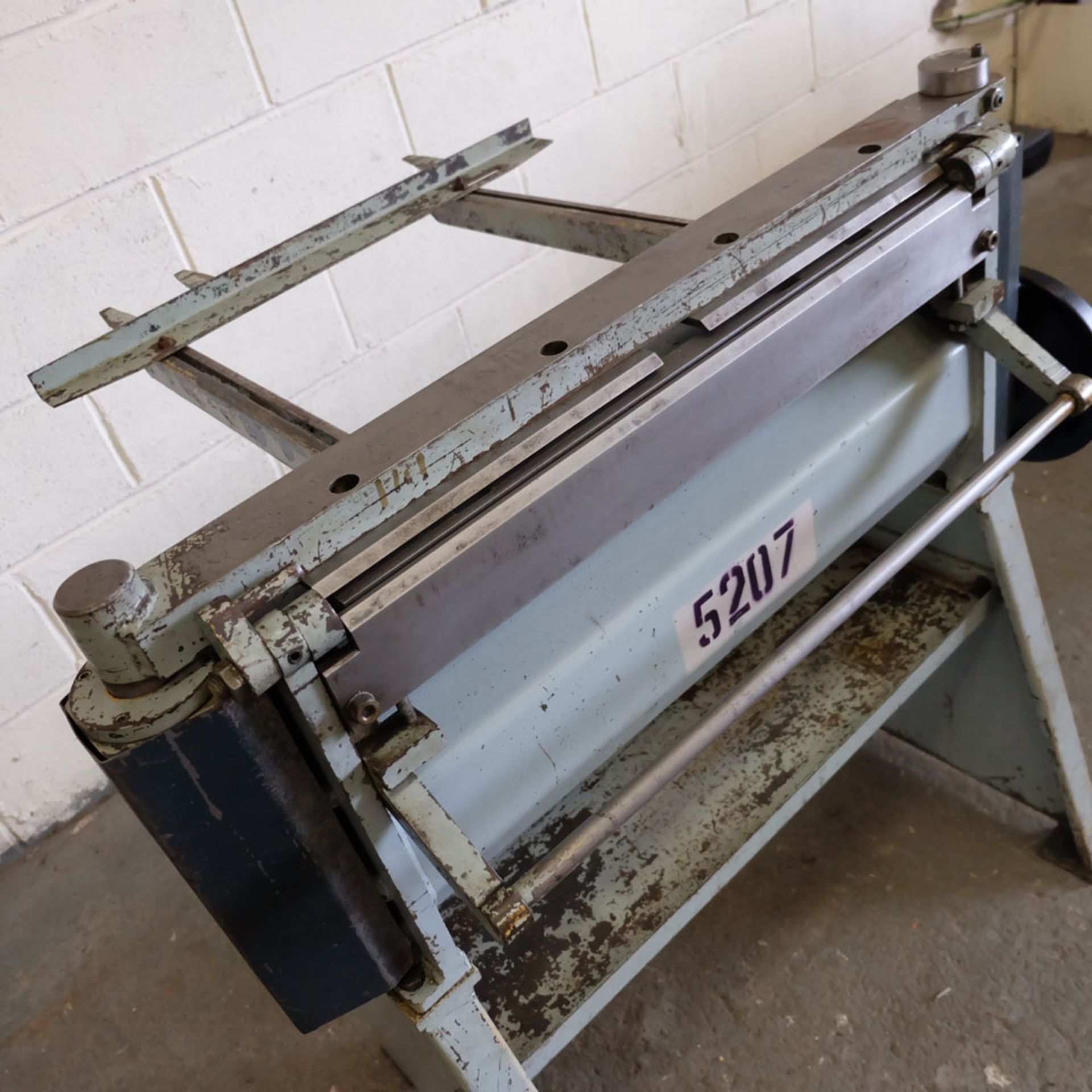 Edwards Model 25 S/B Manual Sheet Metal Folding Machine. - Image 2 of 7