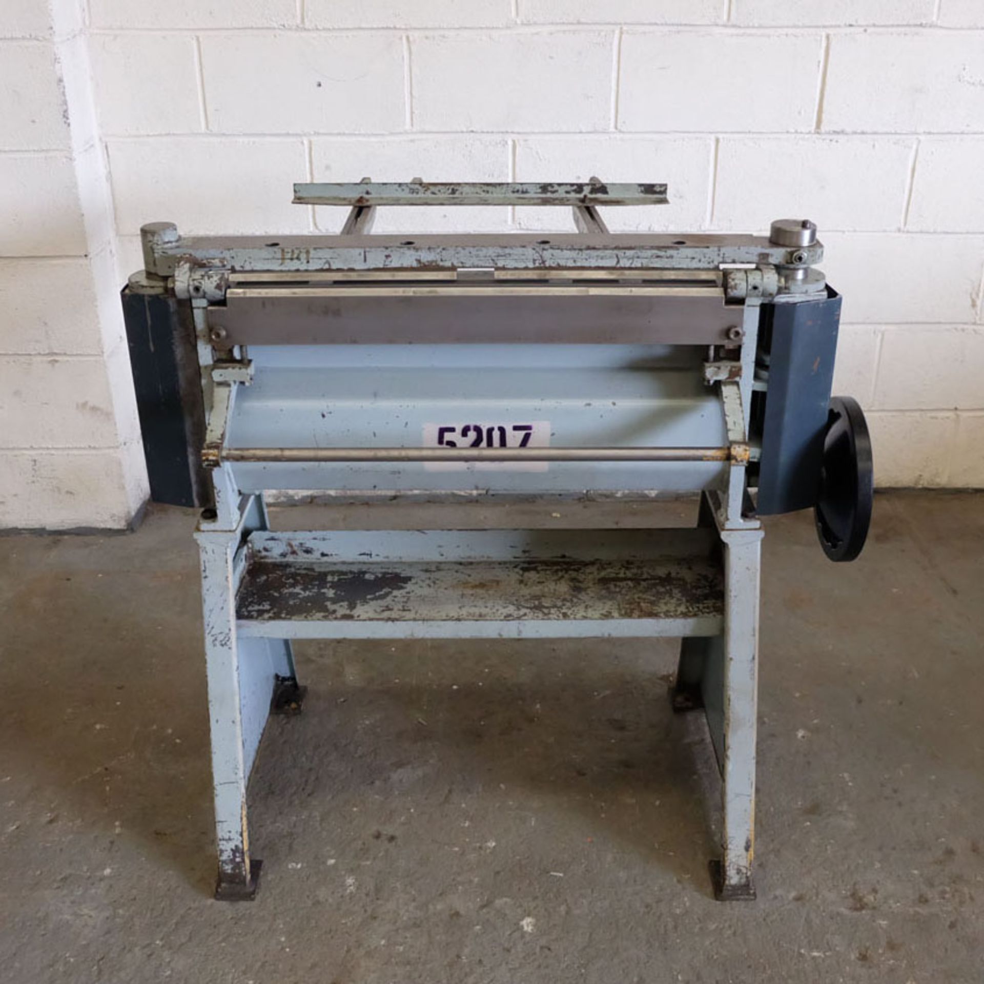 Edwards Model 25 S/B Manual Sheet Metal Folding Machine.