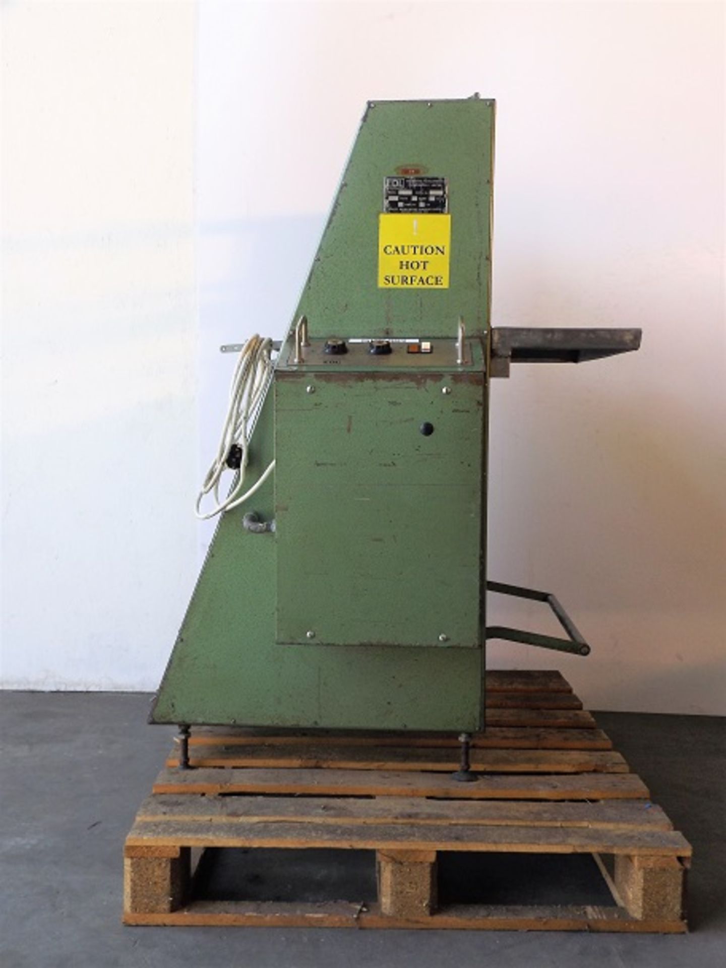 EDL 24 x 12 foot treadle operated sleeve sealer - Image 2 of 8