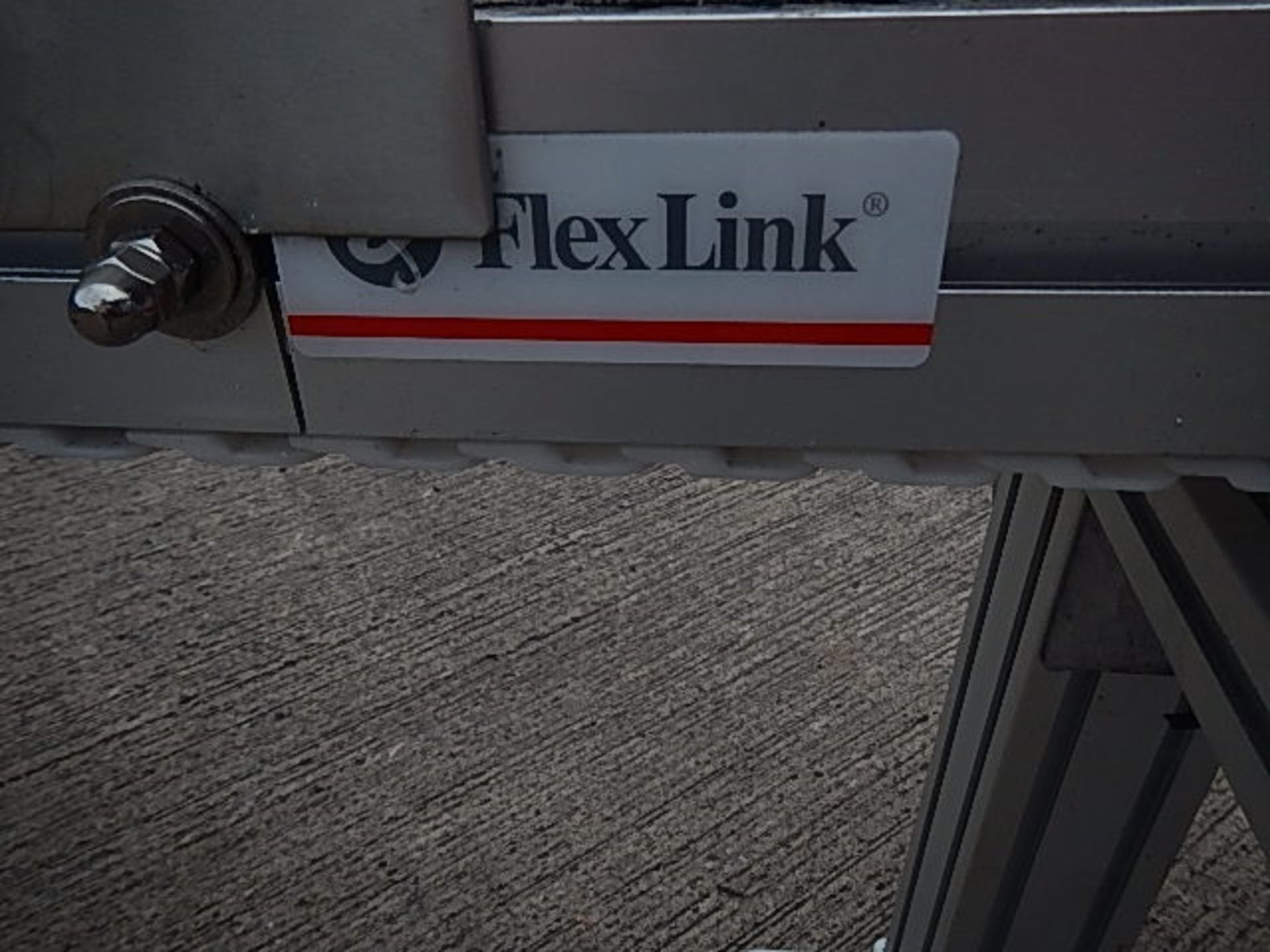 FlexLink white plastic slat sanitary belt conveyor with a 90 degree bend at the end - Image 7 of 7
