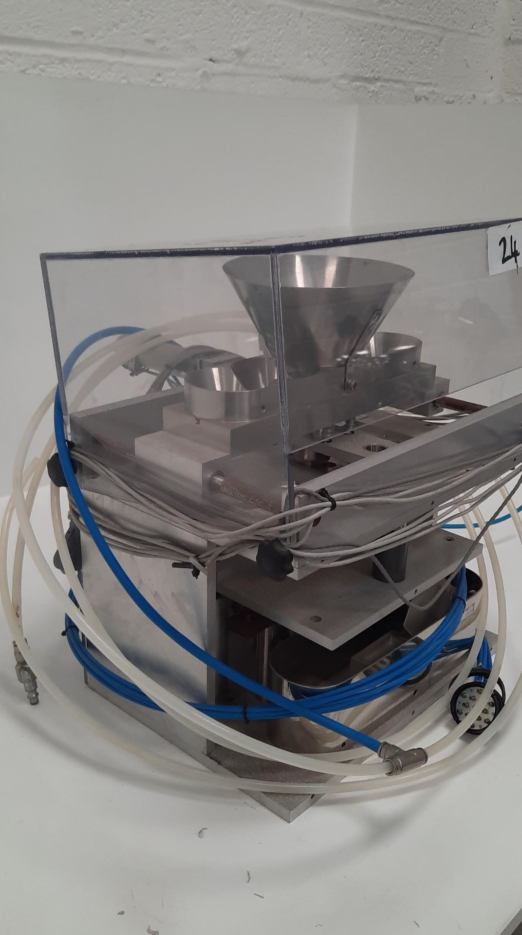 Auto Filler Prototype for Powders - Bild 2 aus 3