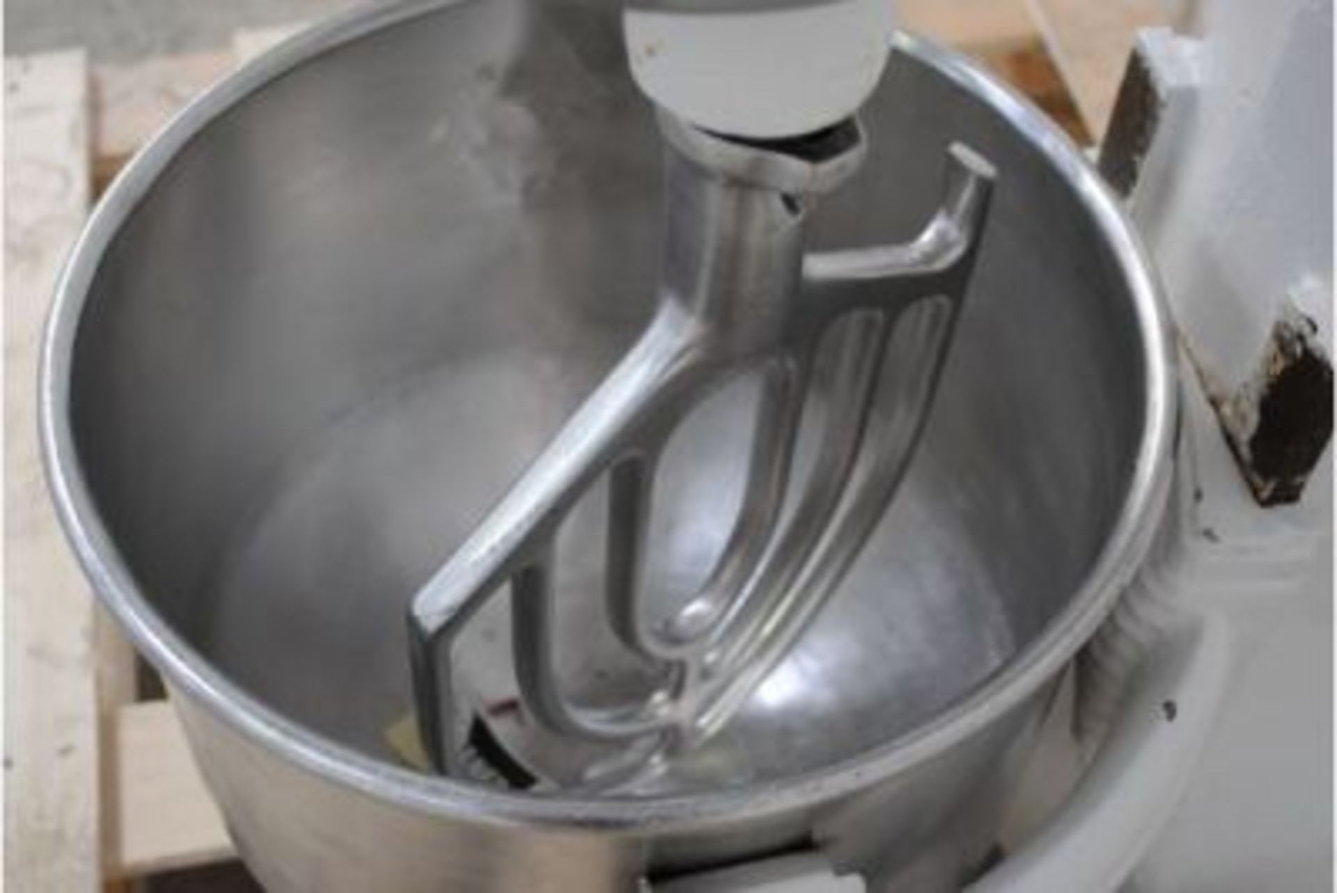 Swallow Enginering Planetary Dough Three speed Electric Mixer With Mixing Bowl & Mixing Attachment - Image 5 of 5