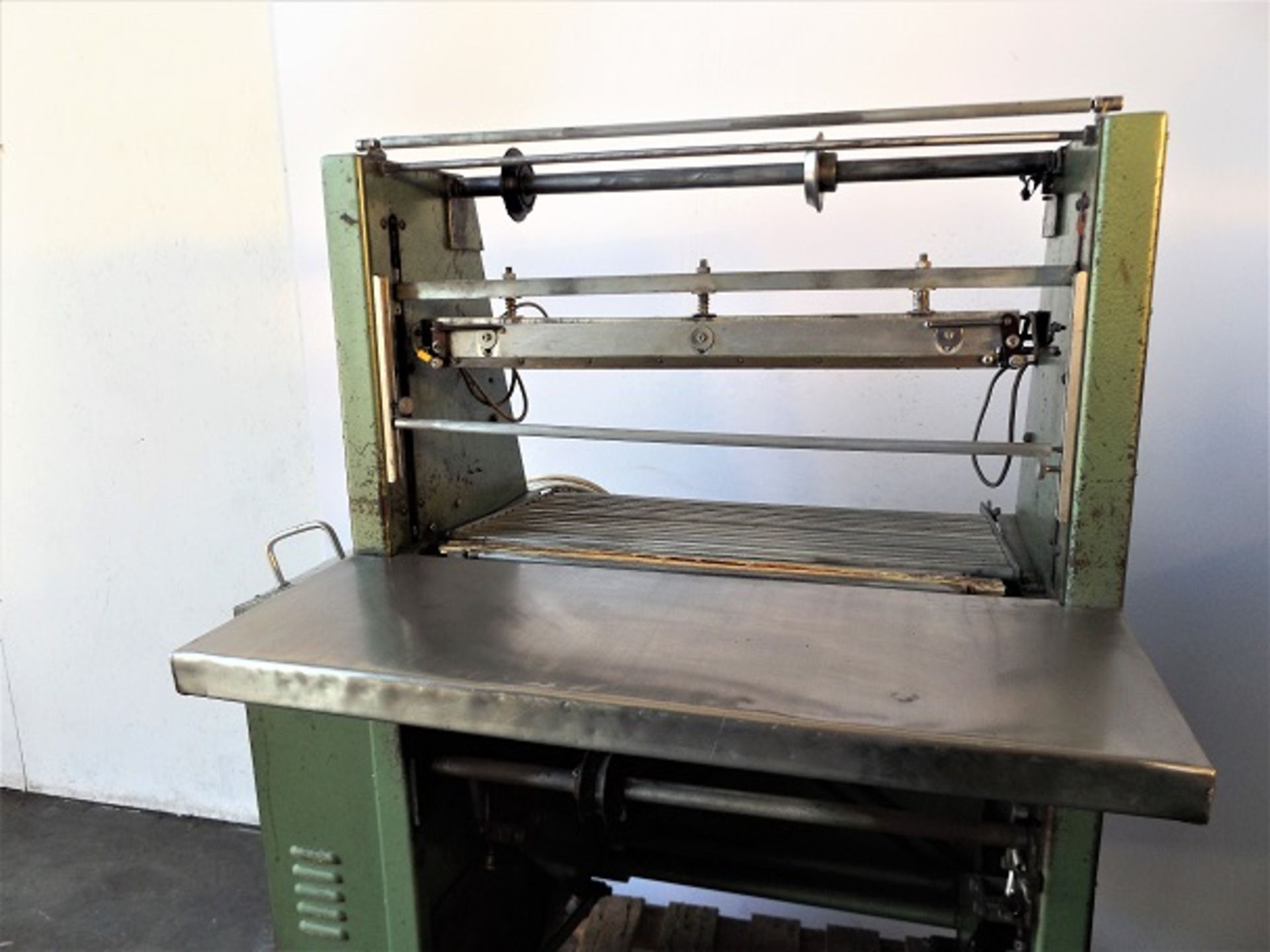 EDL 24 x 12 foot treadle operated sleeve sealer - Image 5 of 8