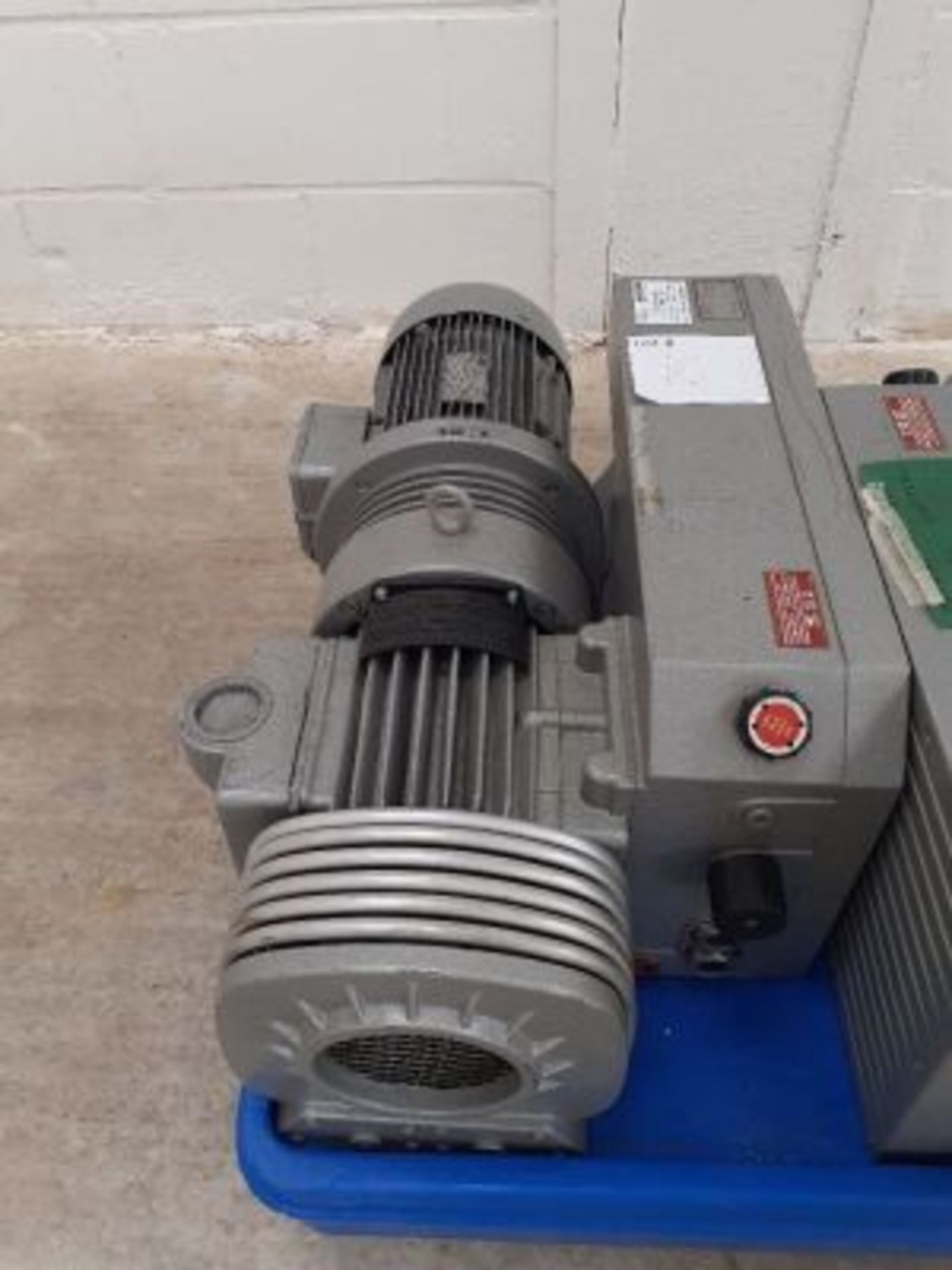 Elmo Rietschle Type VCAH 100: Vacuum Pump S/N: 2325560 Equipped with ATB Type YAF 100L/4H-12 - Image 3 of 5