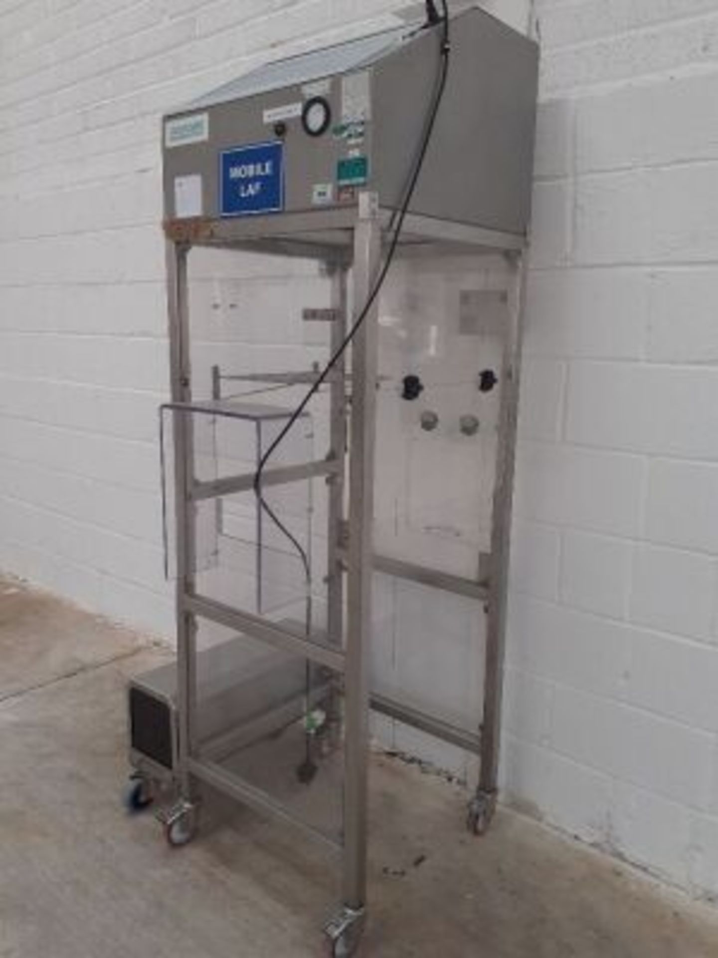 Bassaire mobile stainless steel laminar air cart isolator. SP unit Serial number:14198/52896 with - Image 3 of 4